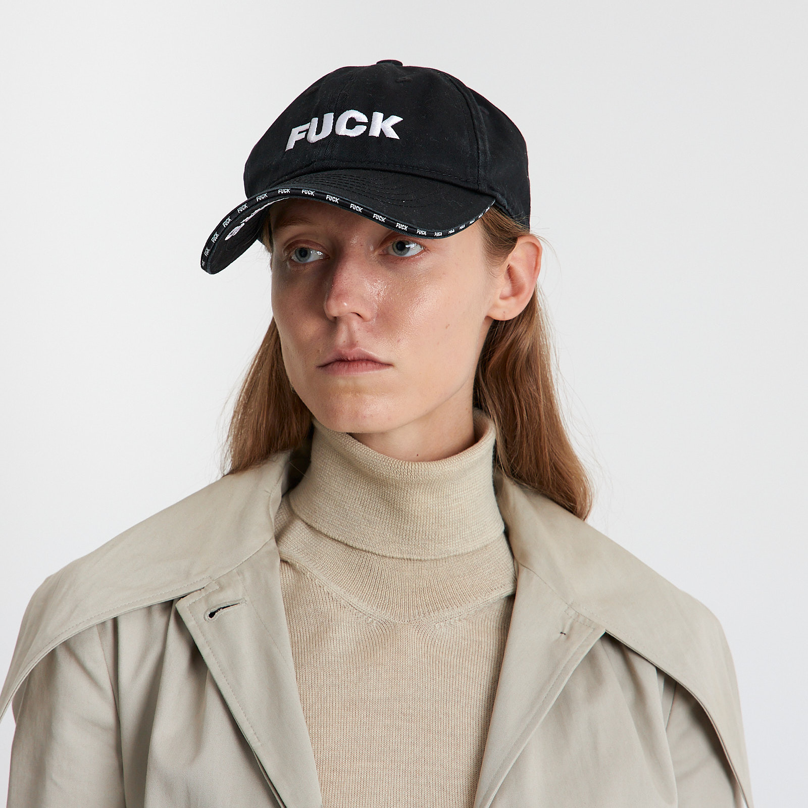 Кепка черного цвета Vetements - фото из каталога магазина брендовой одежды Second Friend Store Кепка Vetements - купить оригинал в секонд-хенде SFS - 2