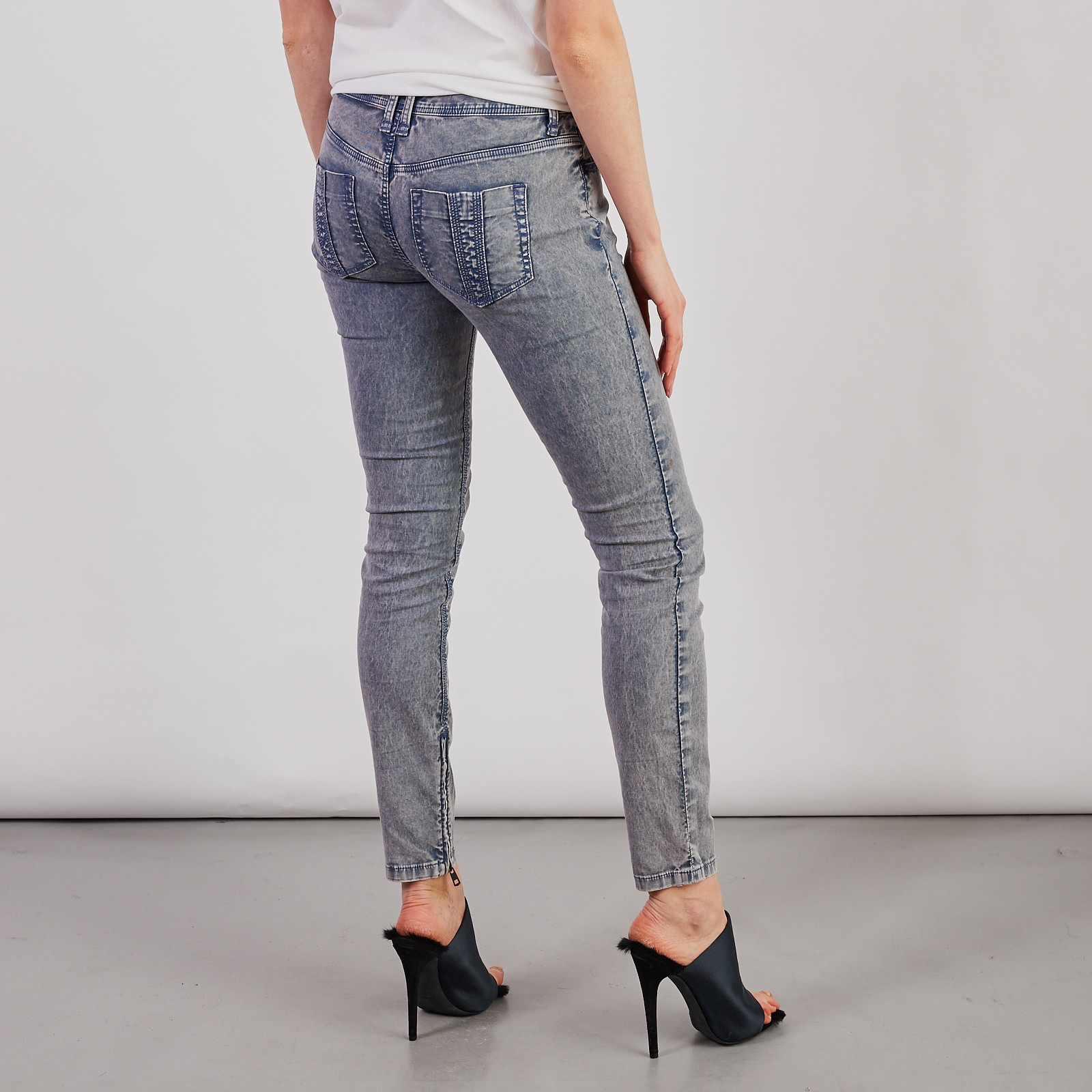 Джинсы Burberry Brit - купить оригинал в секонд-хенде SFS - 2