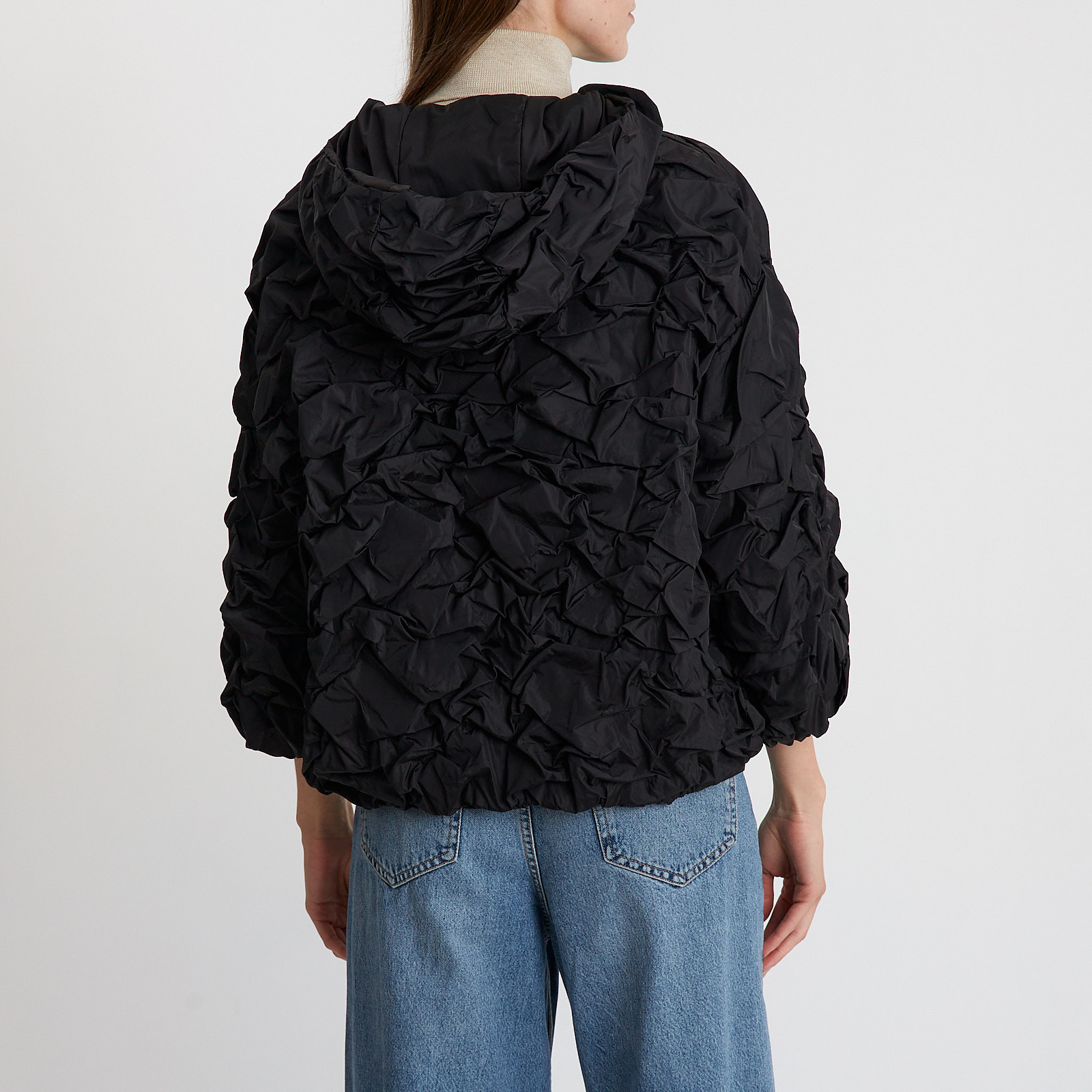 Куртка черного цвета Prada - фото из каталога магазина брендовой одежды Second Friend Store Куртка Prada - купить оригинал в секонд-хенде SFS - 3