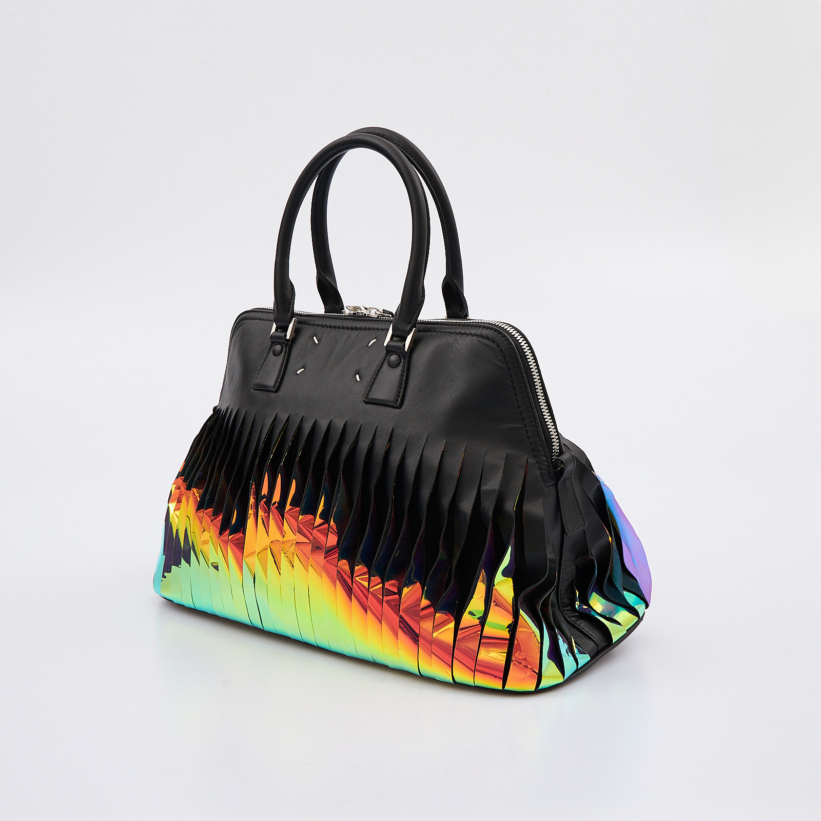 Сумка черного цвета Maison Margiela - фото из каталога магазина брендовой одежды Second Friend Store Сумка Maison Margiela - купить оригинал в секонд-хенде SFS - 3