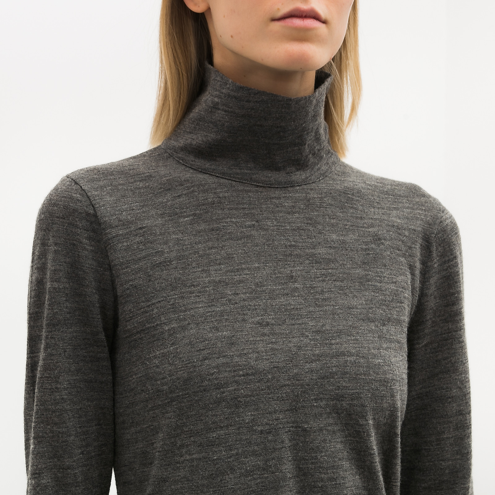 Водолазка серого цвета Jil Sander - фото из каталога магазина брендовой одежды Second Friend Store Водолазка Jil Sander - купить оригинал в секонд-хенде SFS - 4