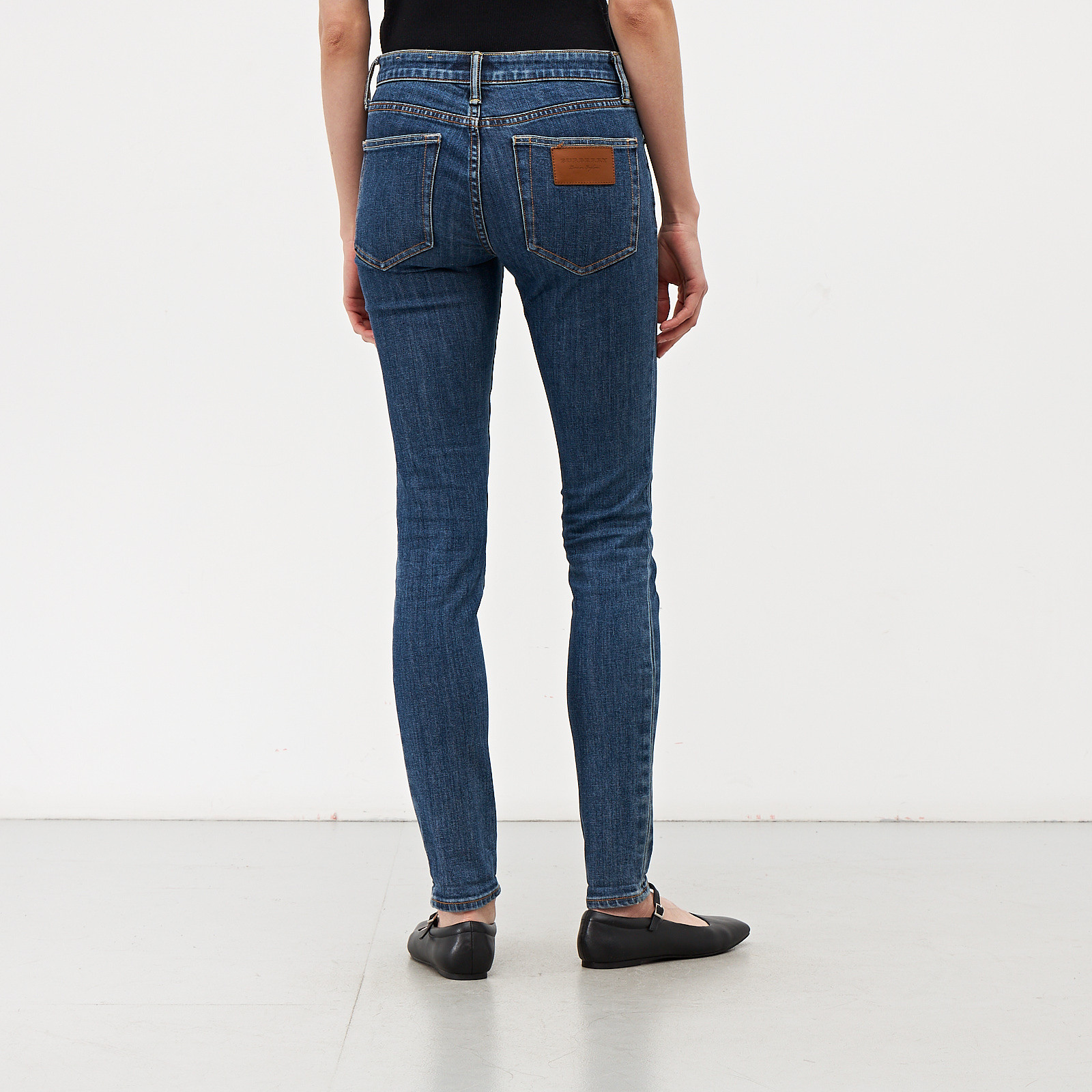 Джинсы Burberry - купить оригинал в секонд-хенде SFS - 2