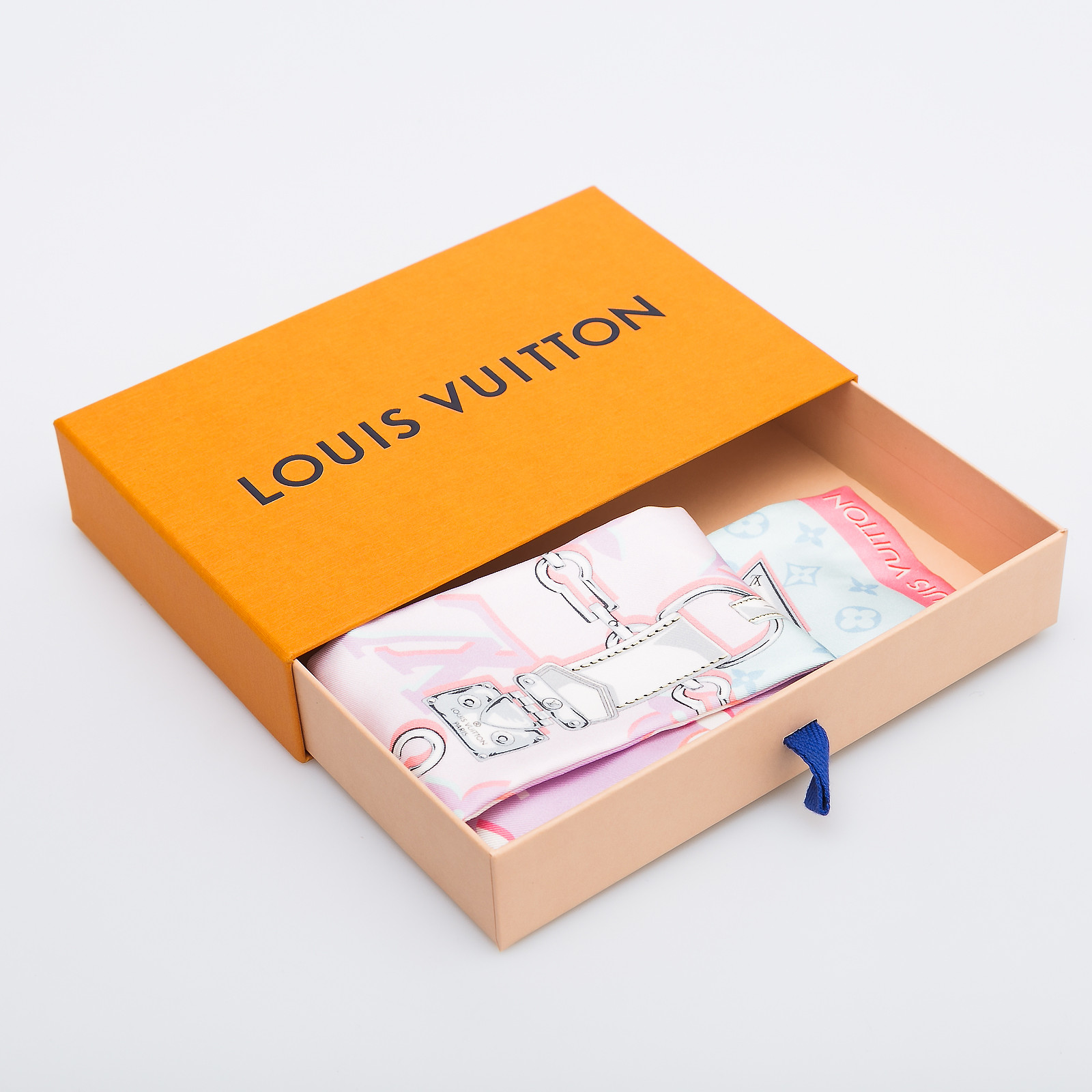 Платок Louis Vuitton - купить оригинал в секонд-хенде SFS - 4