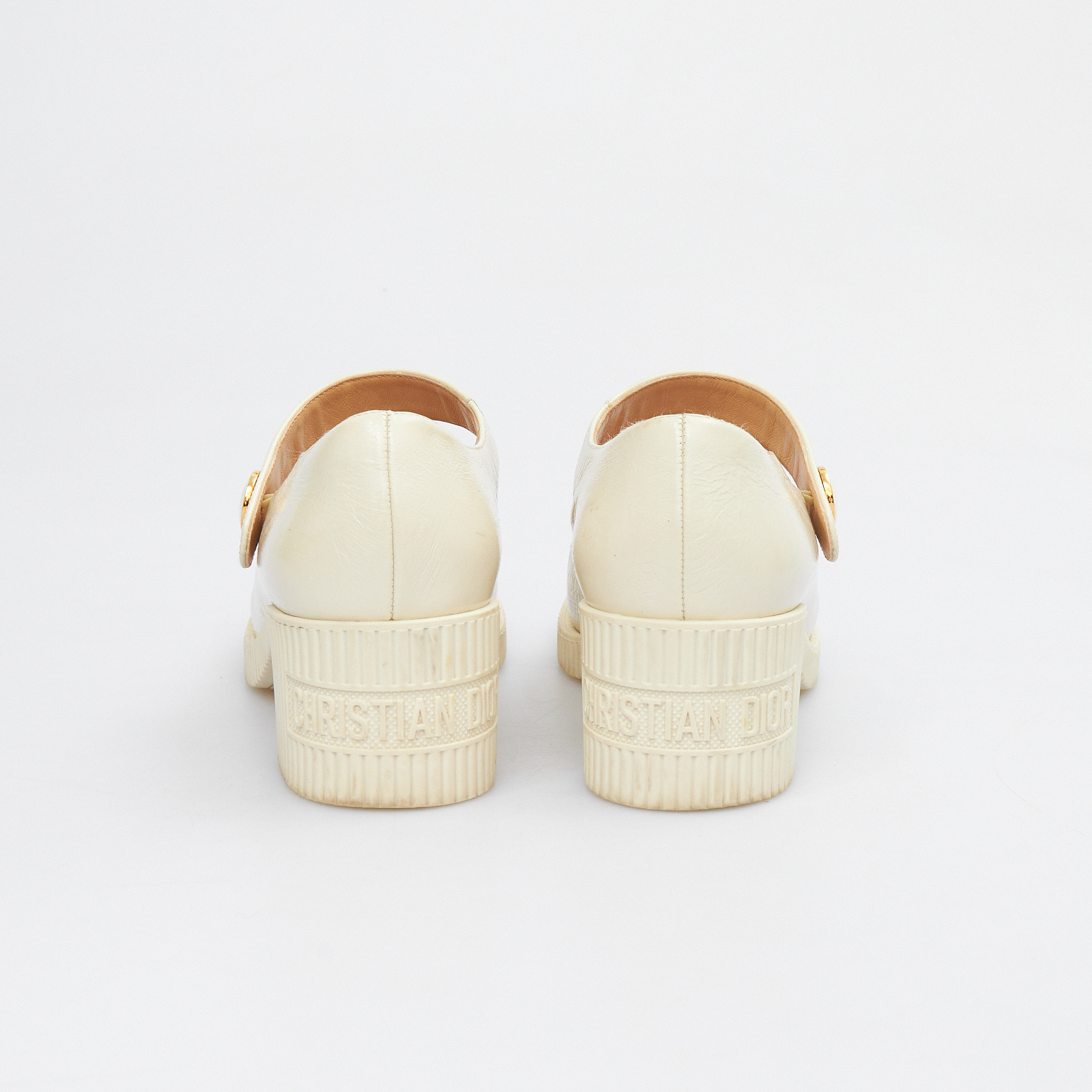Туфли белого цвета Christian Dior - фото из каталога магазина брендовой одежды Second Friend Store Туфли Christian Dior - купить оригинал в секонд-хенде SFS - 3