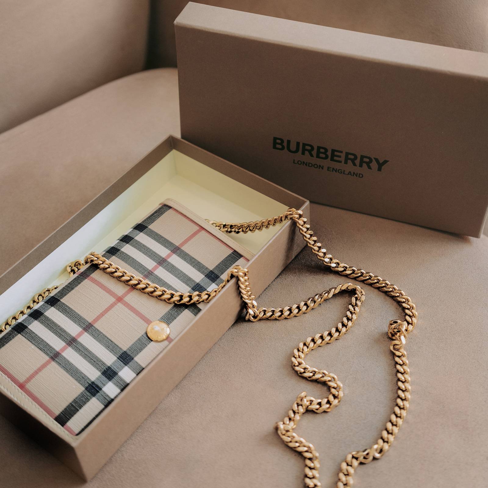Клатч Burberry - купить оригинал в секонд-хенде SFS - 9