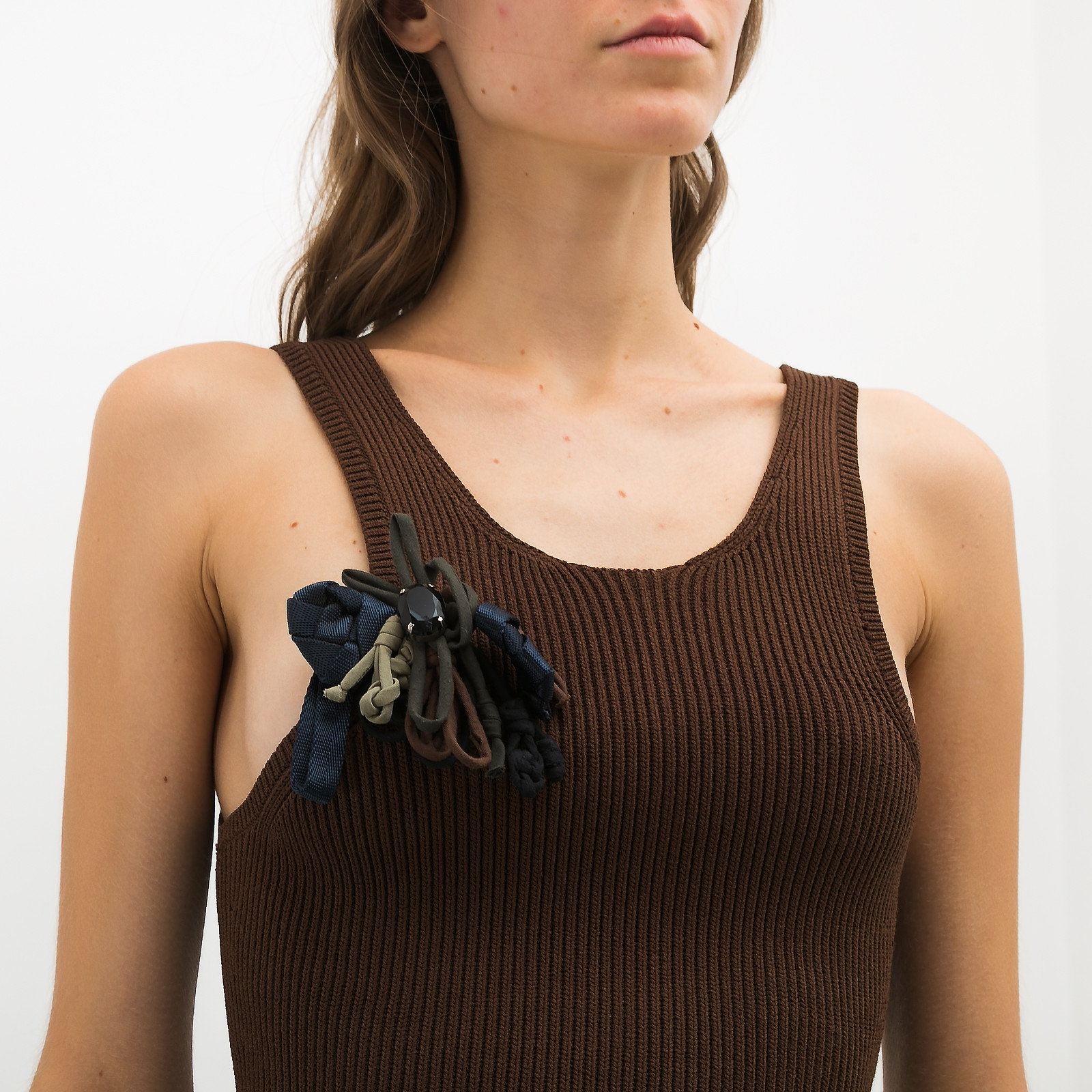 Брошь Marni - фото из каталога магазина брендовой одежды Second Friend Store Брошь Marni - купить оригинал в секонд-хенде SFS - 1