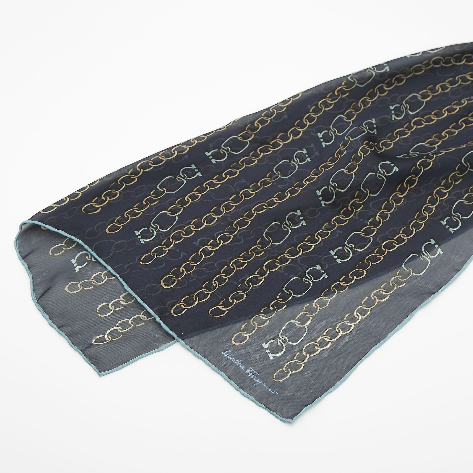 Платок Salvatore Ferragamo - купить оригинал в секонд-хенде SFS - 2