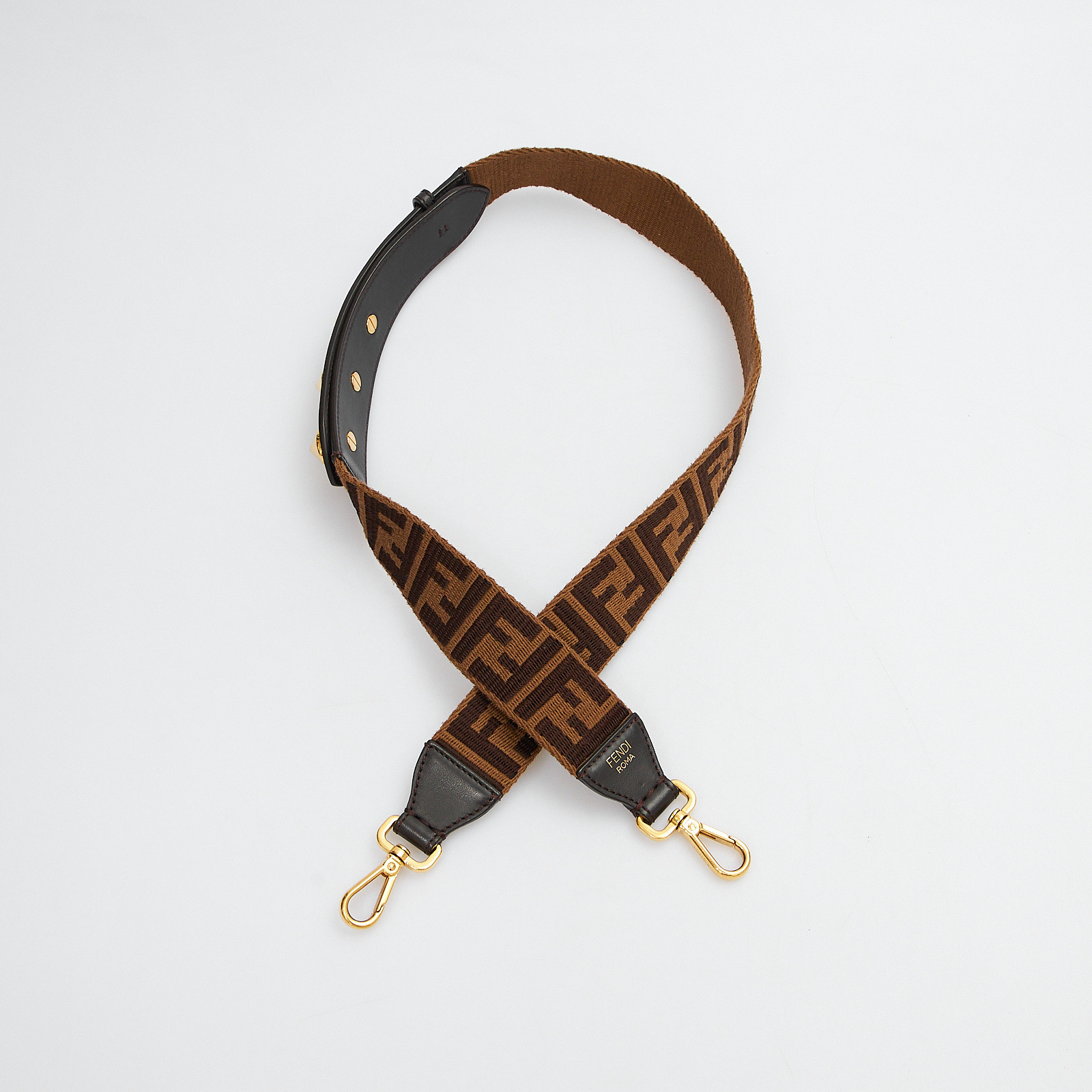Ремень для сумки коричневого цвета Fendi - фото из каталога магазина брендовой одежды Second Friend Store Ремень для сумки Fendi - купить оригинал в секонд-хенде SFS - 1