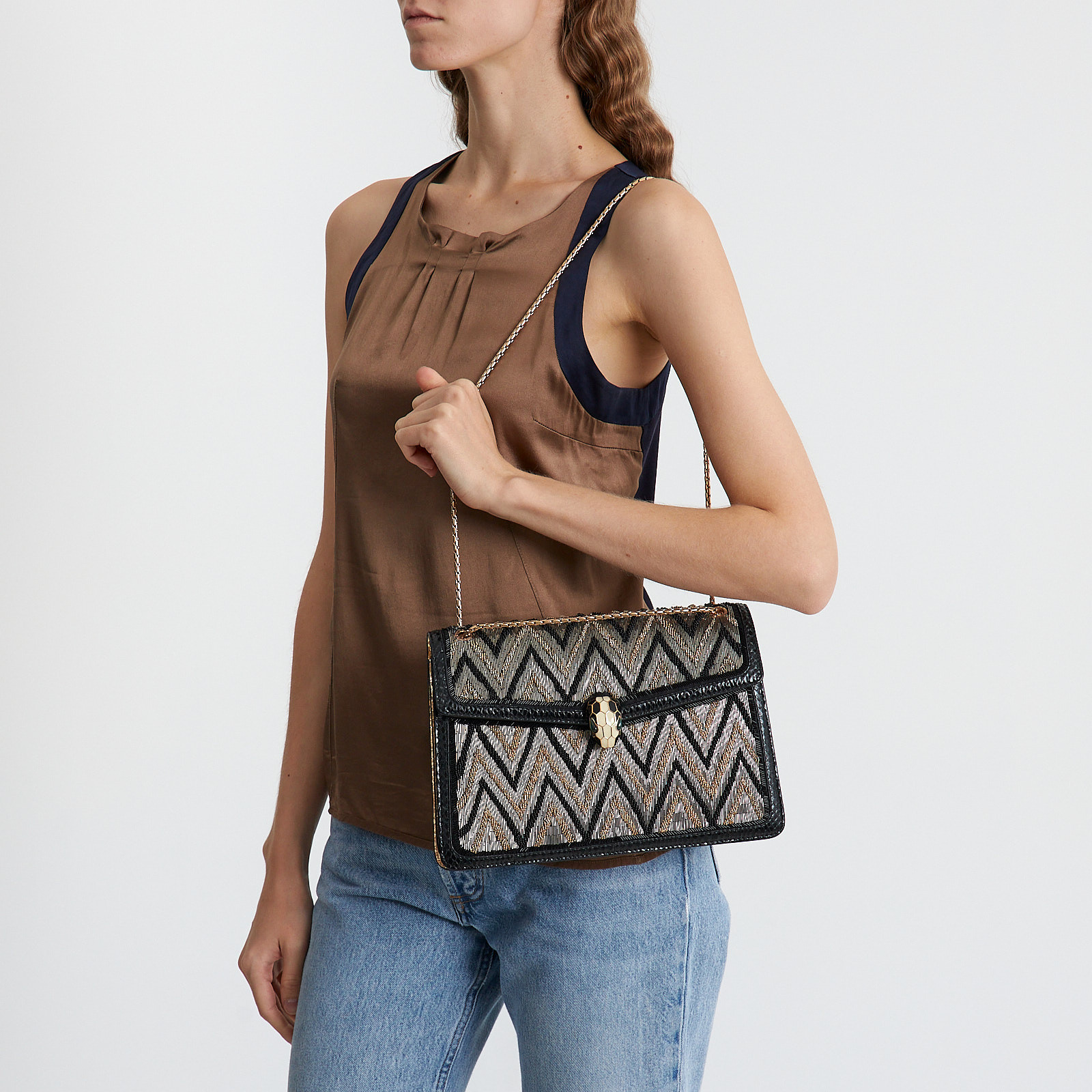 Сумка черного цвета Bvlgari - фото из каталога магазина брендовой одежды Second Friend Store Сумка Bvlgari - купить оригинал в секонд-хенде SFS - 2