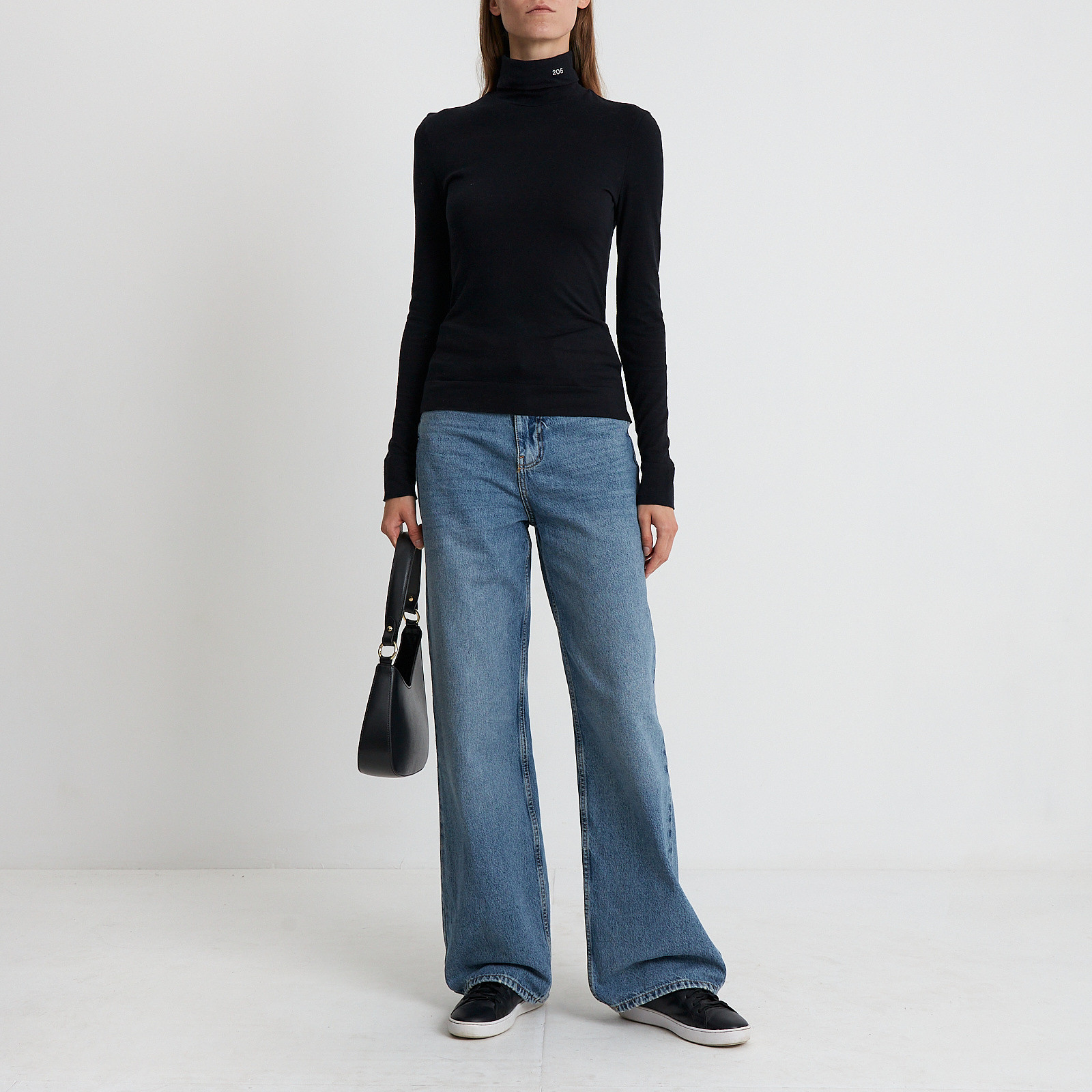 Водолазка черного цвета Calvin Klein 205W39NYC - фото из каталога магазина брендовой одежды Second Friend Store Водолазка Calvin Klein 205W39NYC - купить оригинал в секонд-хенде SFS - 2