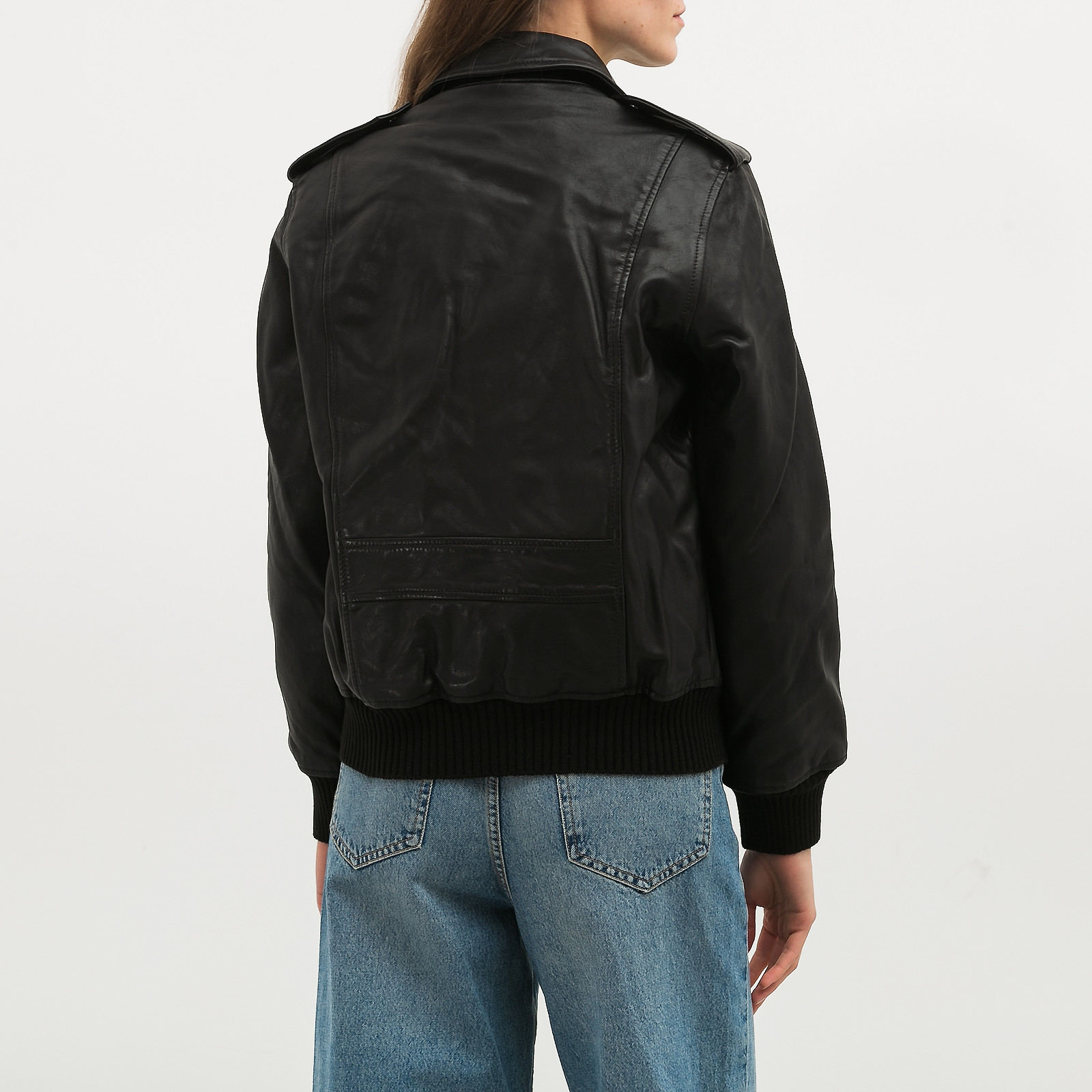 Куртка кожаная черного цвета Zadig & Voltaire - фото из каталога магазина брендовой одежды Second Friend Store Куртка кожаная Zadig & Voltaire - купить оригинал в секонд-хенде SFS - 3