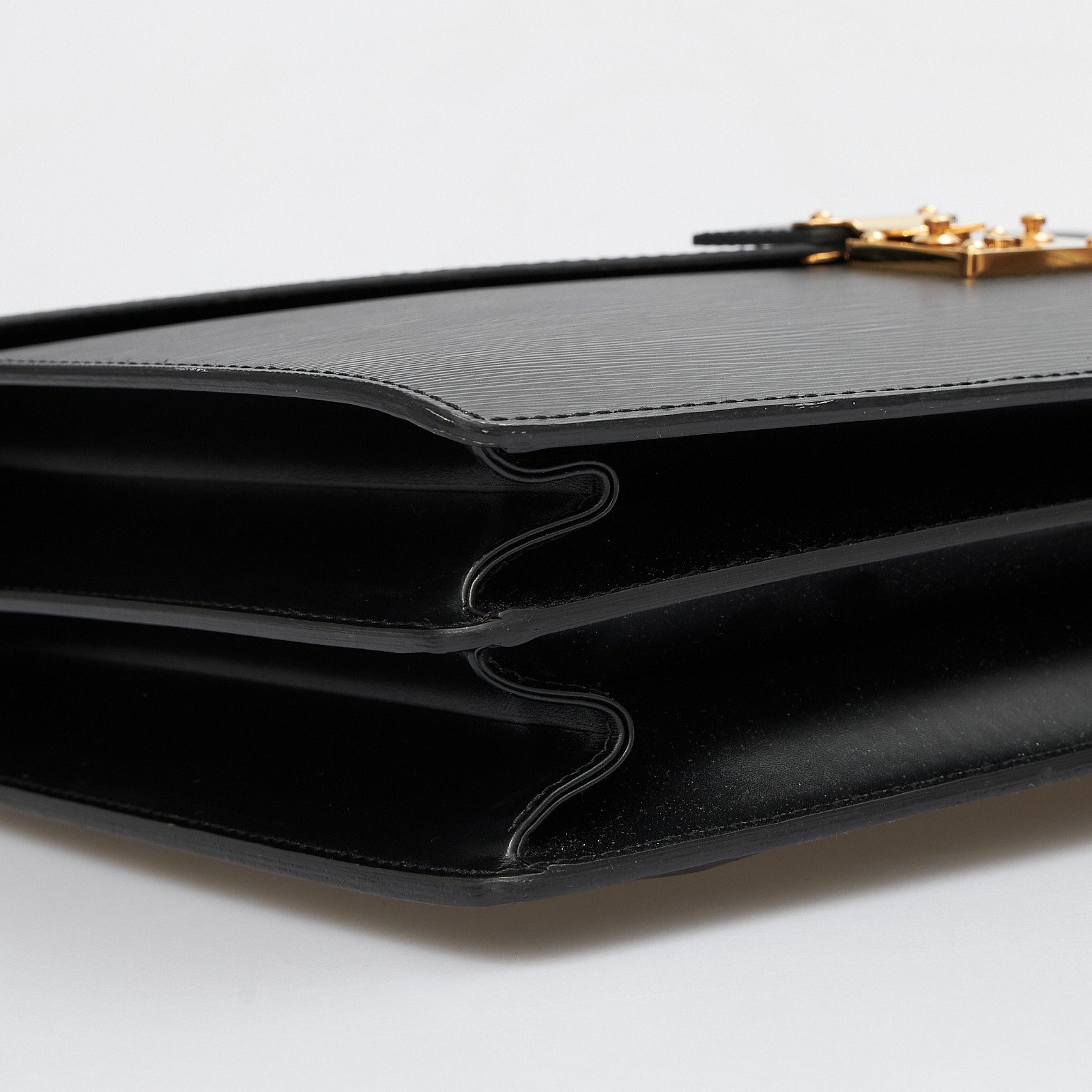 Портфель черного цвета Louis Vuitton - фото из каталога магазина брендовой одежды Second Friend Store Портфель Louis Vuitton - купить оригинал в секонд-хенде SFS - 6