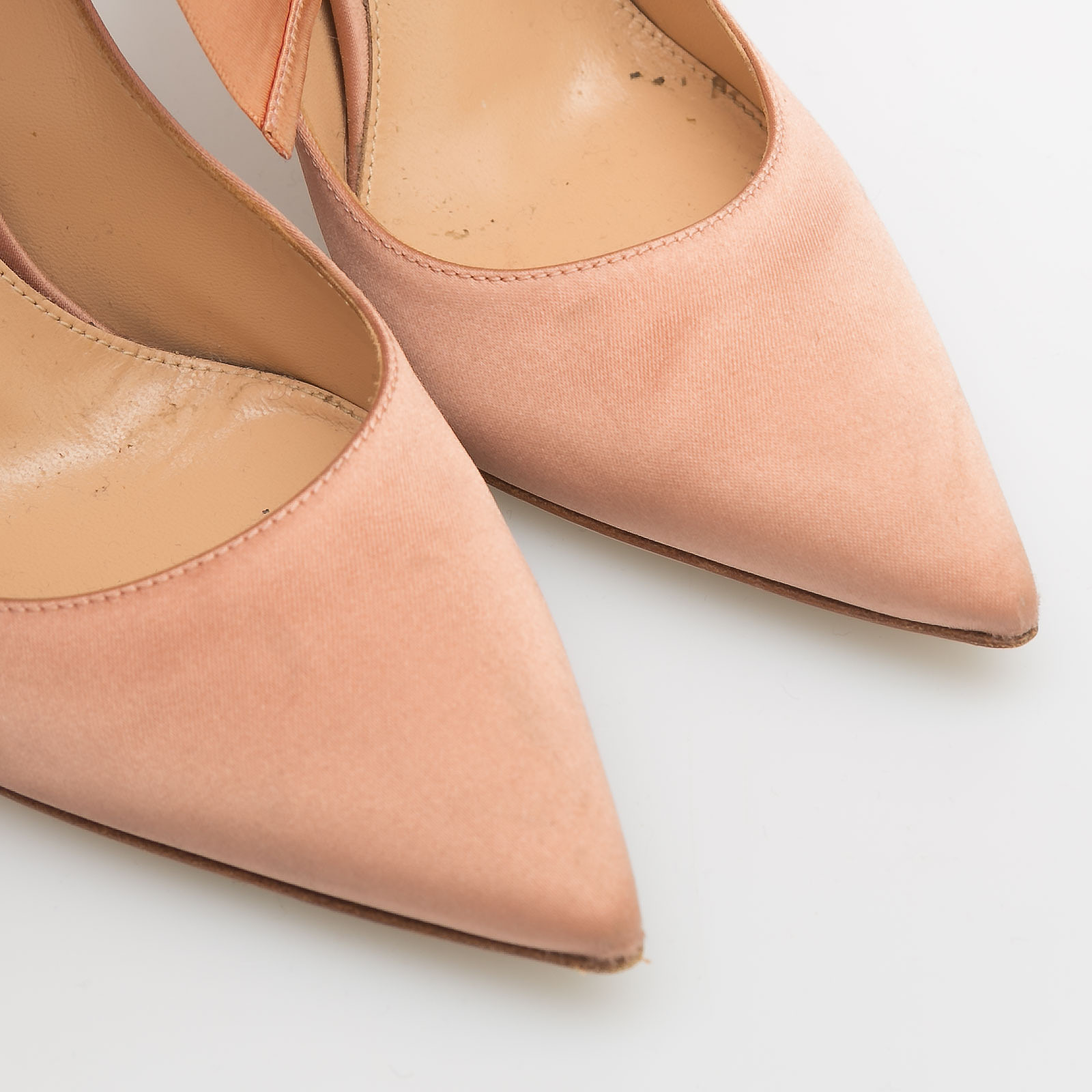 Туфли розового цвета Gianvito Rossi - фото из каталога магазина брендовой одежды Second Friend Store Туфли Gianvito Rossi - купить оригинал в секонд-хенде SFS - 5