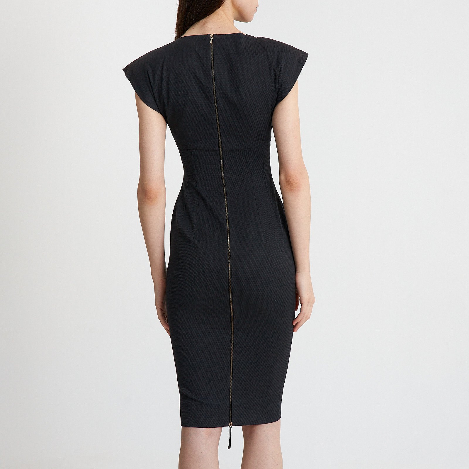 Платье черного цвета Victoria Beckham - фото из каталога магазина брендовой одежды Second Friend Store Платье Victoria Beckham - купить оригинал в секонд-хенде SFS - 3