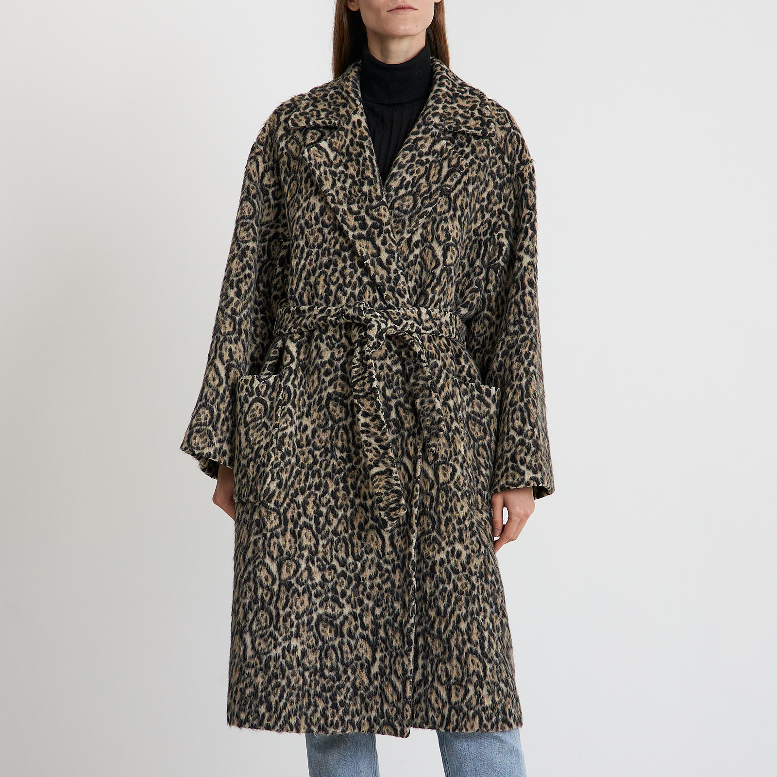 Пальто бежевого цвета Max Mara - фото из каталога магазина брендовой одежды Second Friend Store Пальто Max Mara - купить оригинал в секонд-хенде SFS - 1