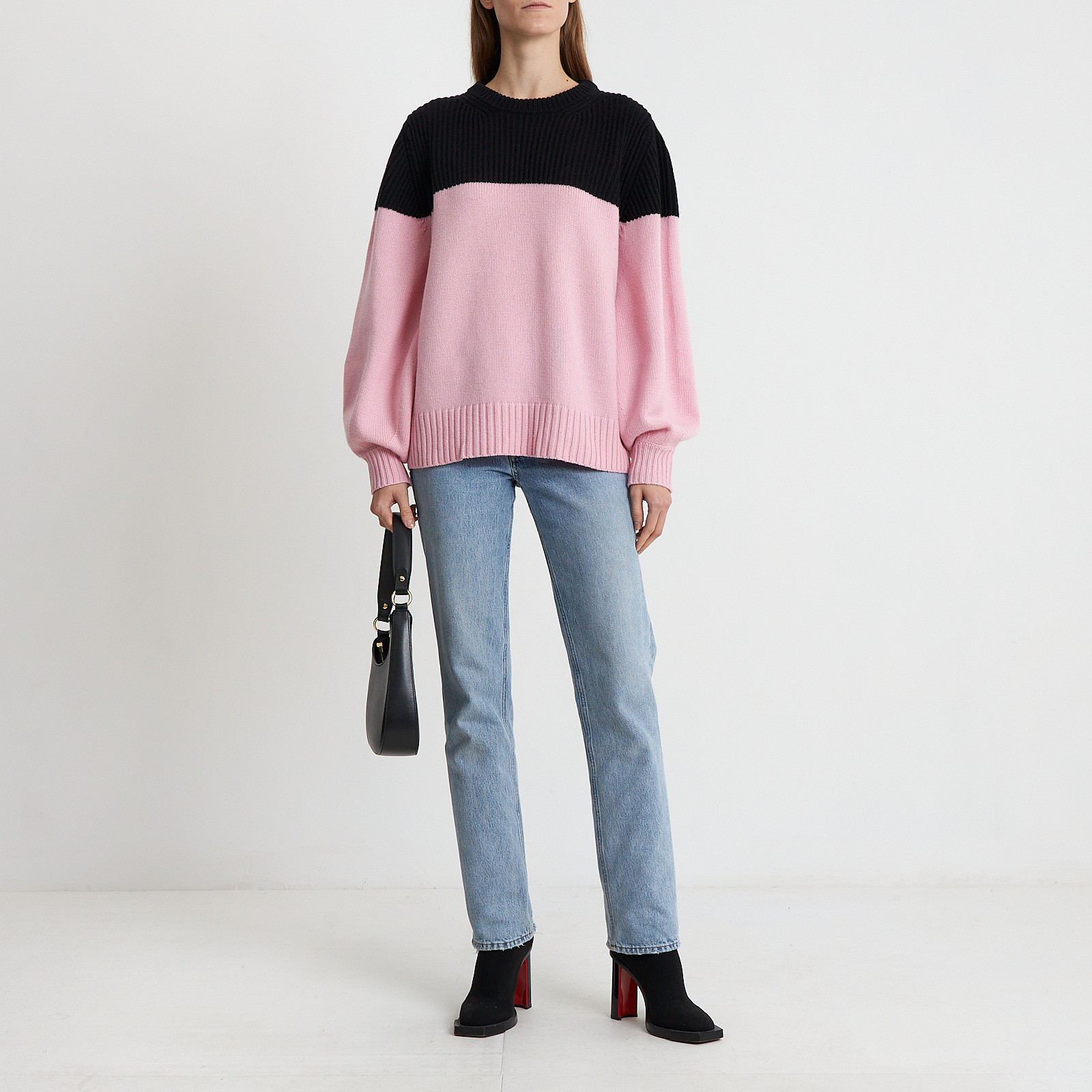 Свитер черного цвета Alexander McQueen - фото из каталога магазина брендовой одежды Second Friend Store Свитер Alexander McQueen - купить оригинал в секонд-хенде SFS - 2