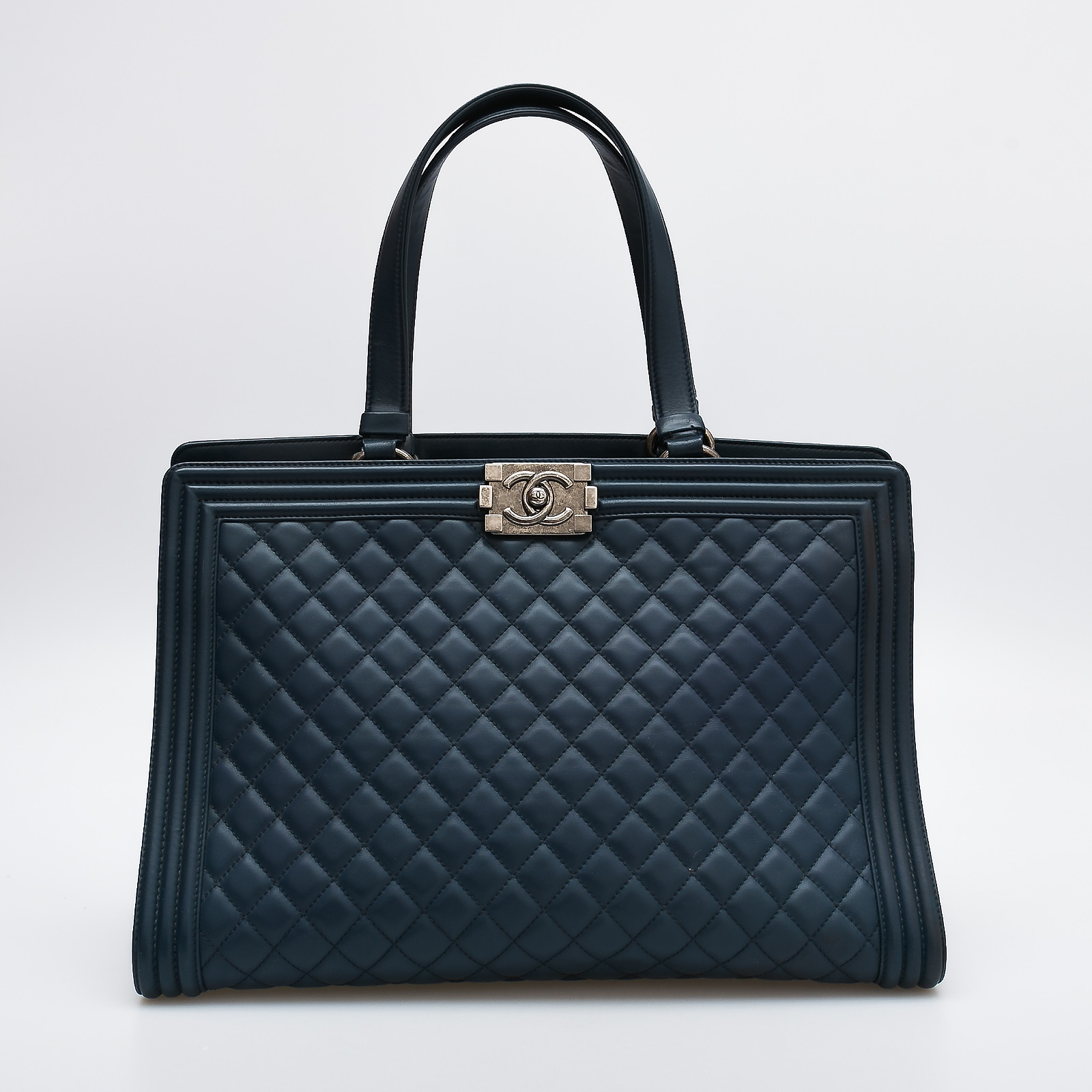 Сумка Chanel - купить оригинал в секонд-хенде SFS - 1