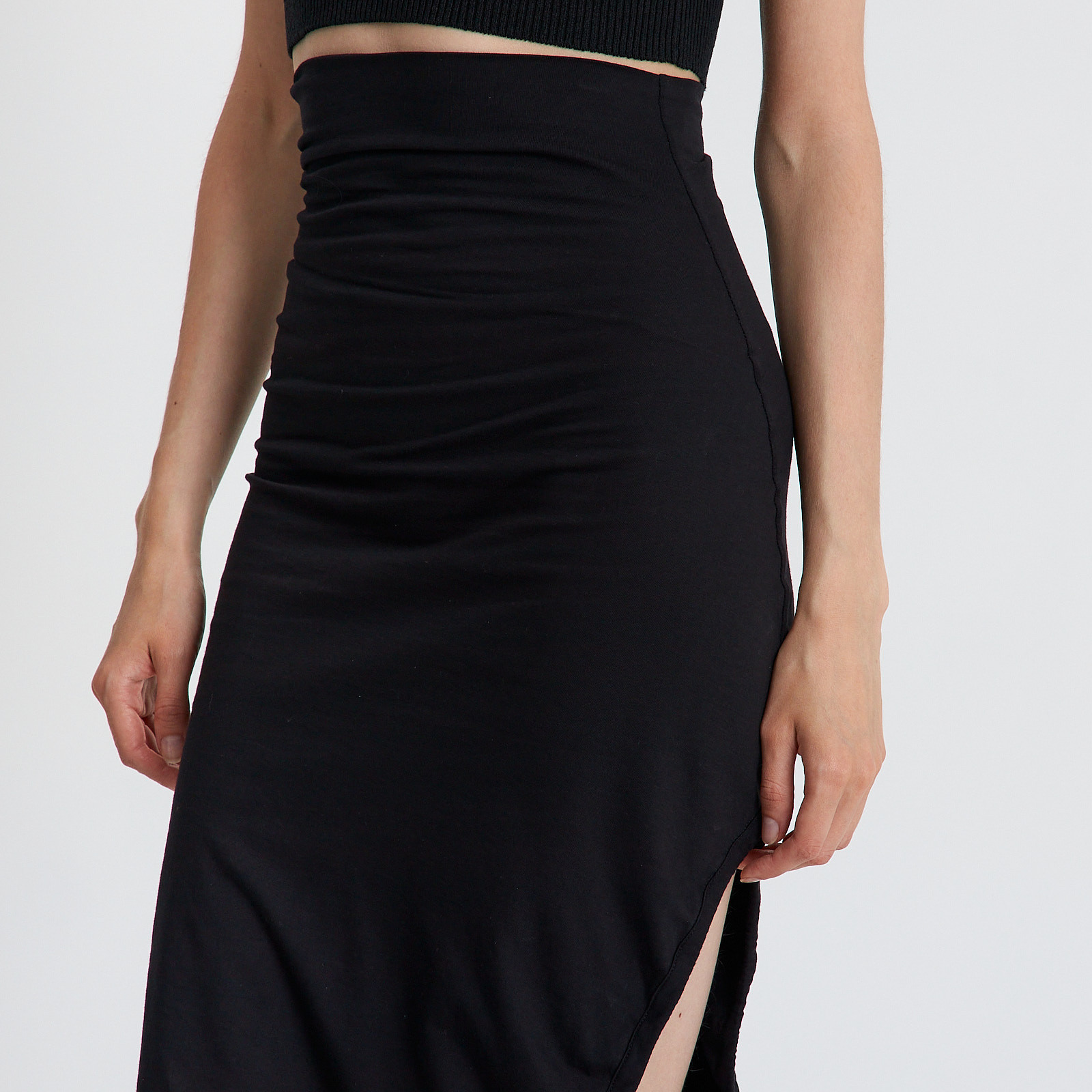 Юбка черного цвета N21 - фото из каталога магазина брендовой одежды Second Friend Store Юбка N21 - купить оригинал в секонд-хенде SFS - 4