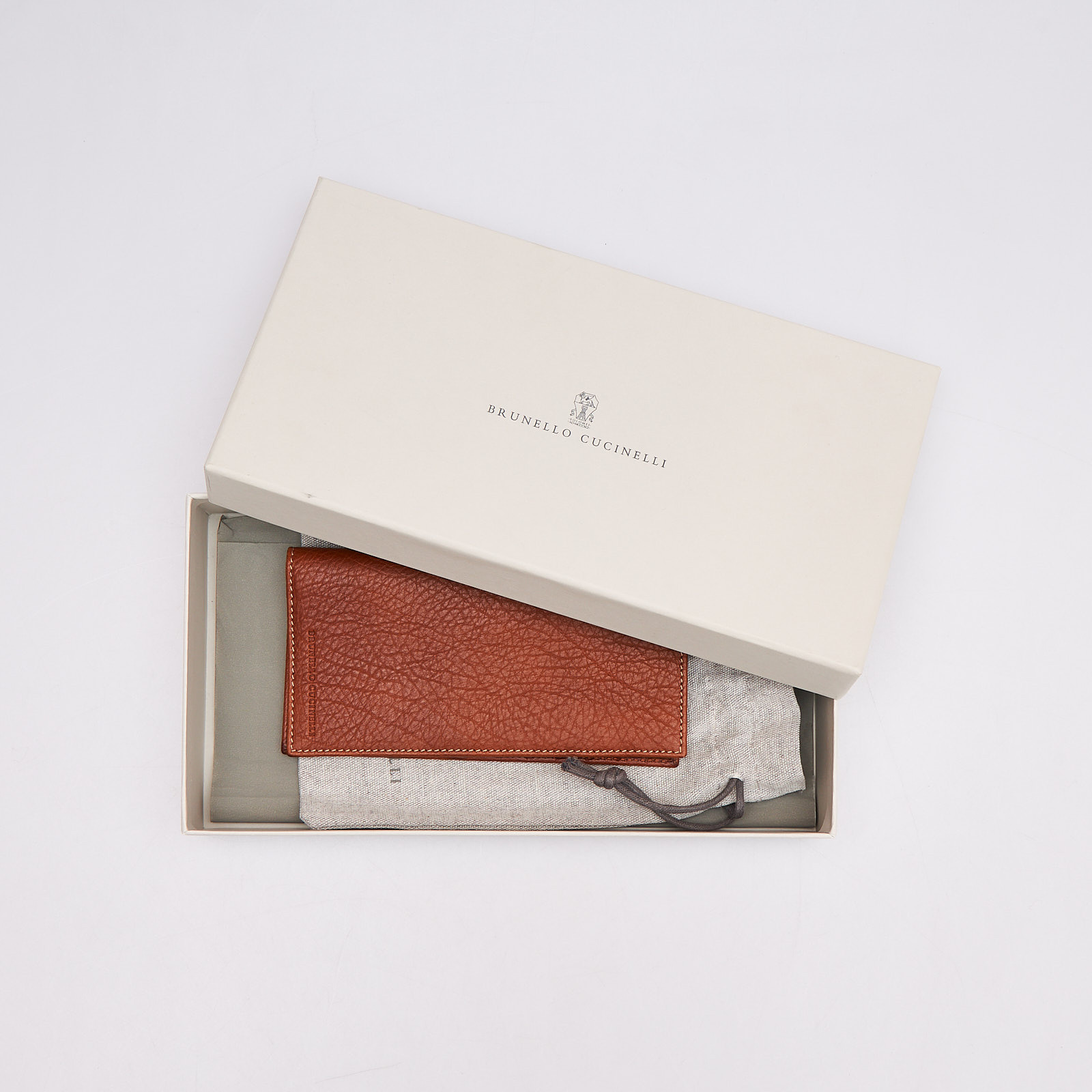 Портмоне коричневого цвета Brunello Cucinelli - фото из каталога магазина брендовой одежды Second Friend Store Портмоне Brunello Cucinelli - купить оригинал в секонд-хенде SFS - 2