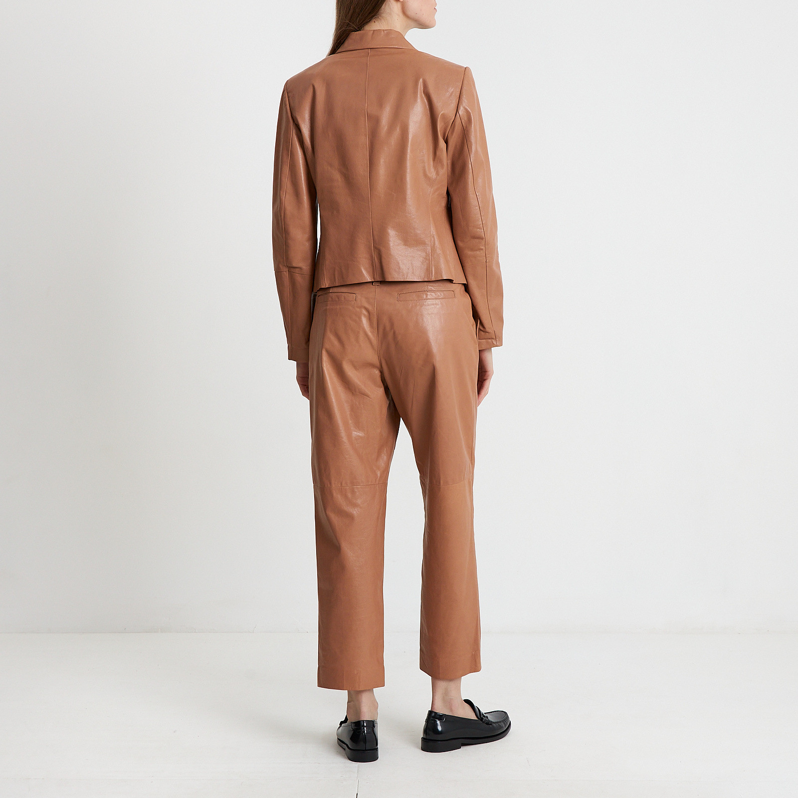 Костюм бежевого цвета Brunello Cucinelli - фото из каталога магазина брендовой одежды Second Friend Store Костюм Brunello Cucinelli - купить оригинал в секонд-хенде SFS - 3