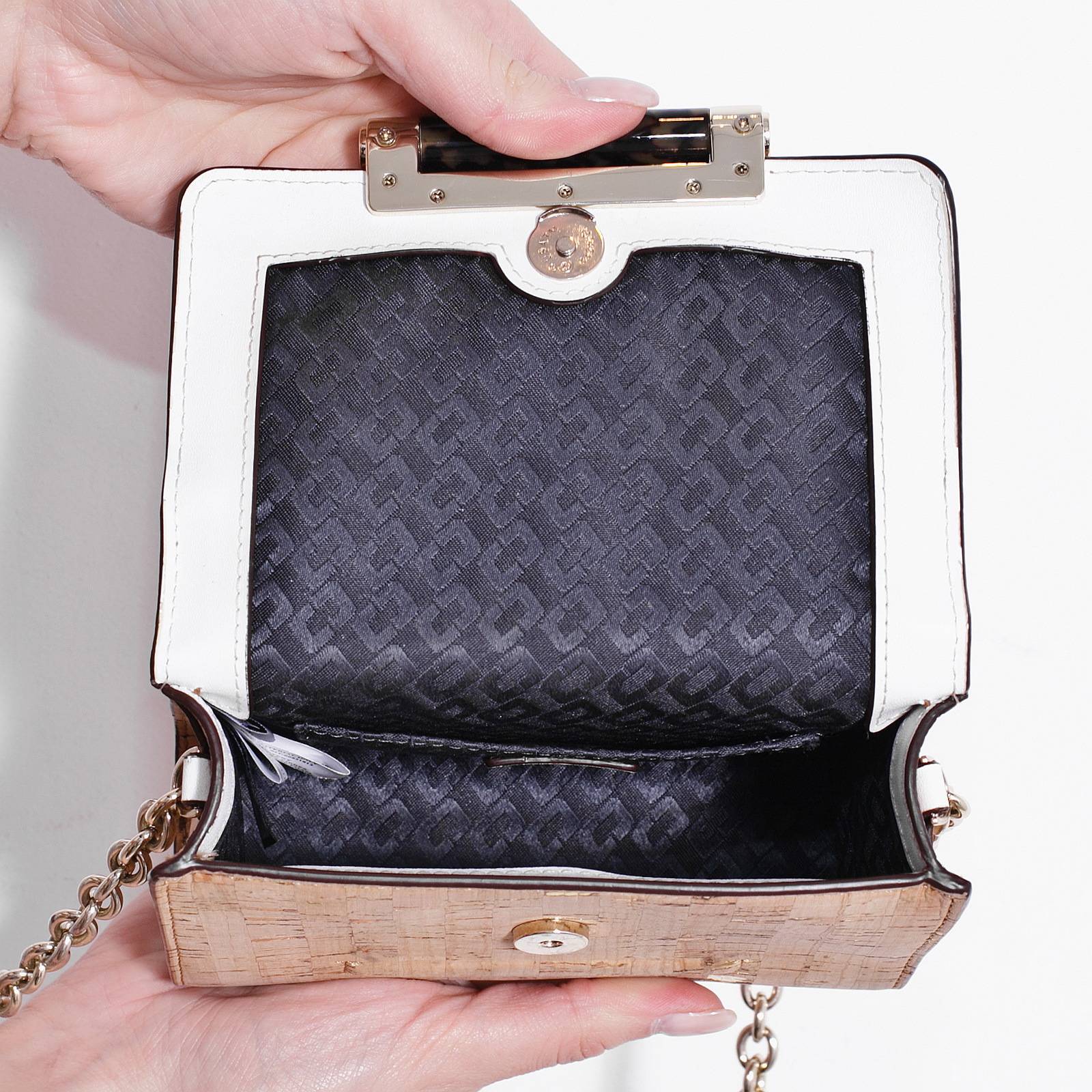 Клатч Diane von Furstenberg - фото из каталога магазина брендовой одежды Second Friend Store Клатч Diane von Furstenberg - купить оригинал в секонд-хенде SFS - 4