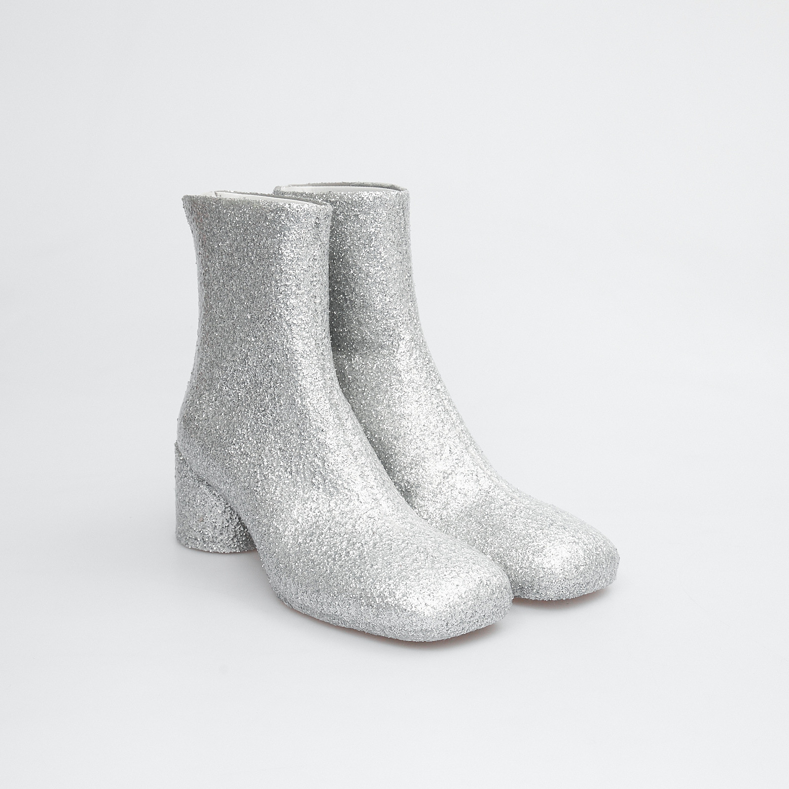 Ботинки серебряного цвета MM6 Maison Margiela - фото из каталога магазина брендовой одежды Second Friend Store Ботинки MM6 Maison Margiela - купить оригинал в секонд-хенде SFS - 2