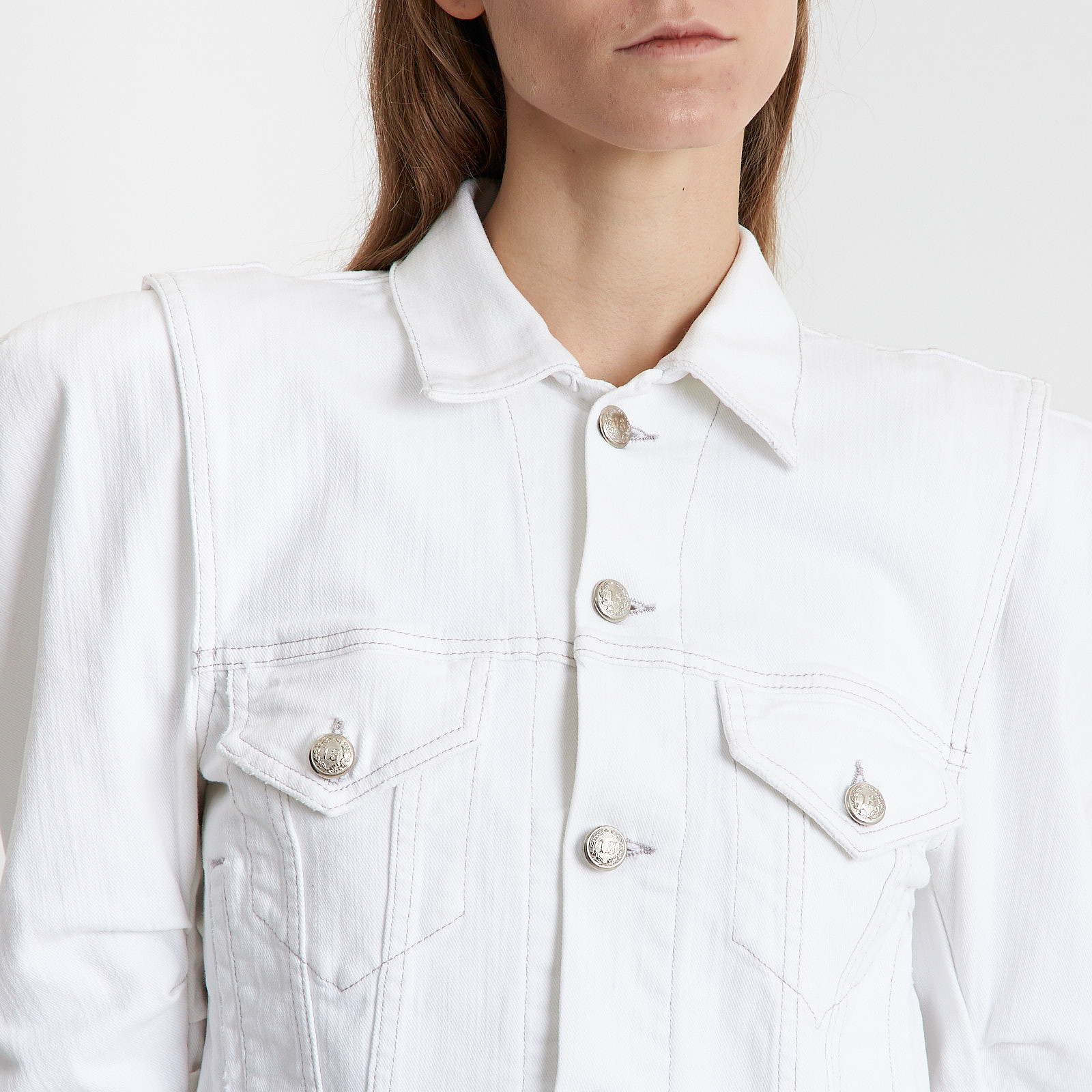 Джинсовая куртка белого цвета R13 - фото из каталога магазина брендовой одежды Second Friend Store Джинсовая куртка R13 - купить оригинал в секонд-хенде SFS - 4