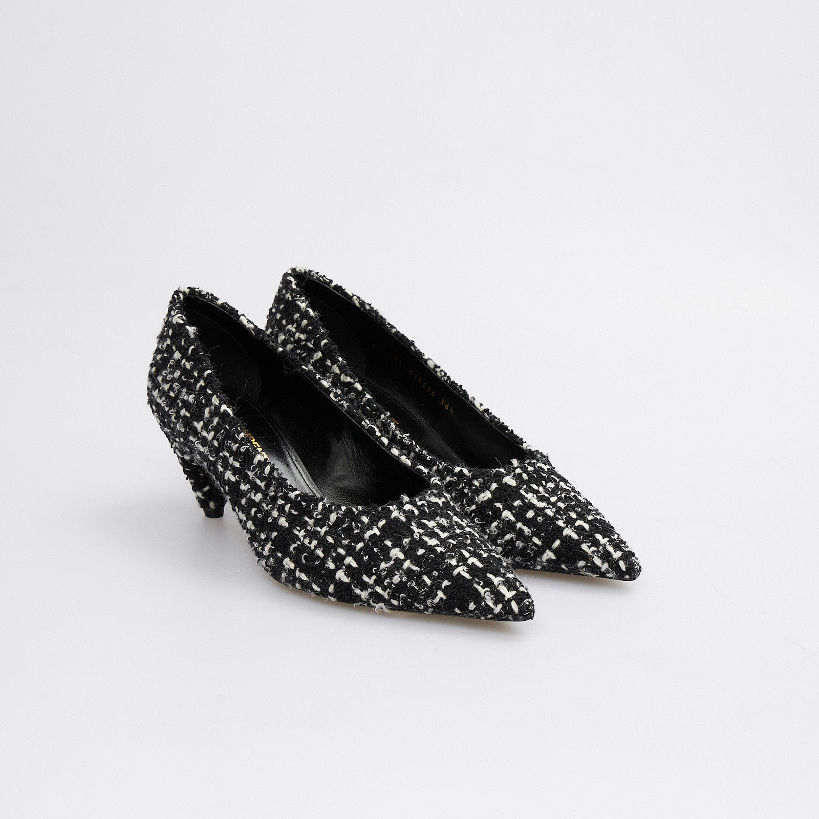 Туфли черного цвета Saint Laurent - фото из каталога магазина брендовой одежды Second Friend Store Туфли Saint Laurent - купить оригинал в секонд-хенде SFS - 2