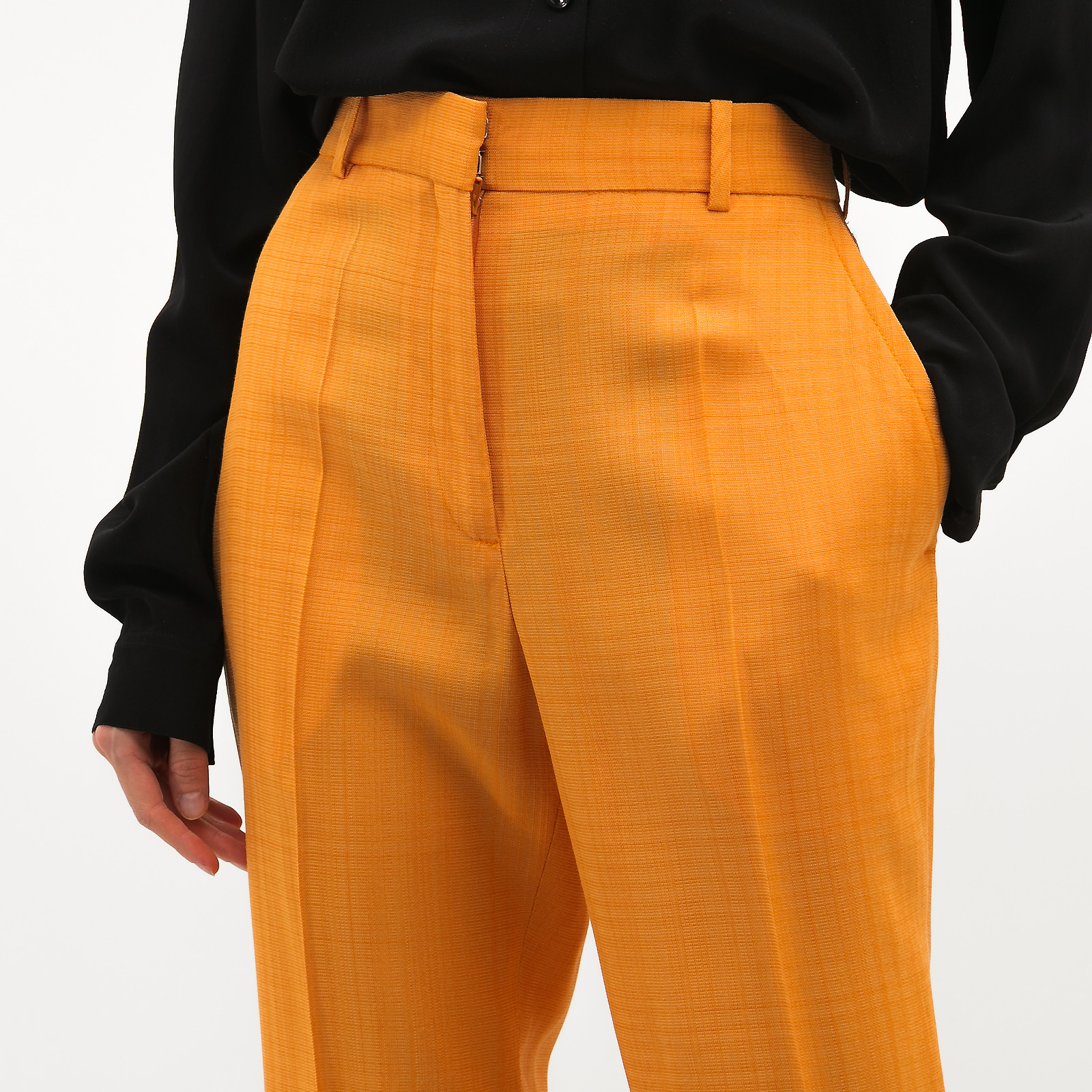Брюки оранжевого цвета Sandro - фото из каталога магазина брендовой одежды Second Friend Store Брюки Sandro - купить оригинал в секонд-хенде SFS - 4