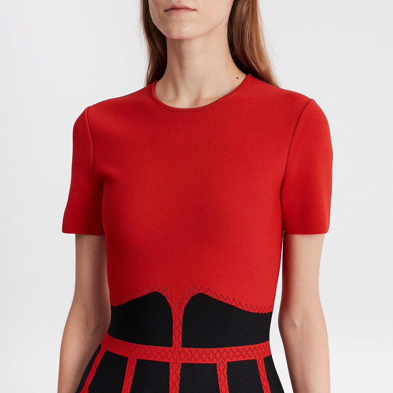 Платье красного цвета Alexander McQueen - фото из каталога магазина брендовой одежды Second Friend Store Платье Alexander McQueen - купить оригинал в секонд-хенде SFS - 4