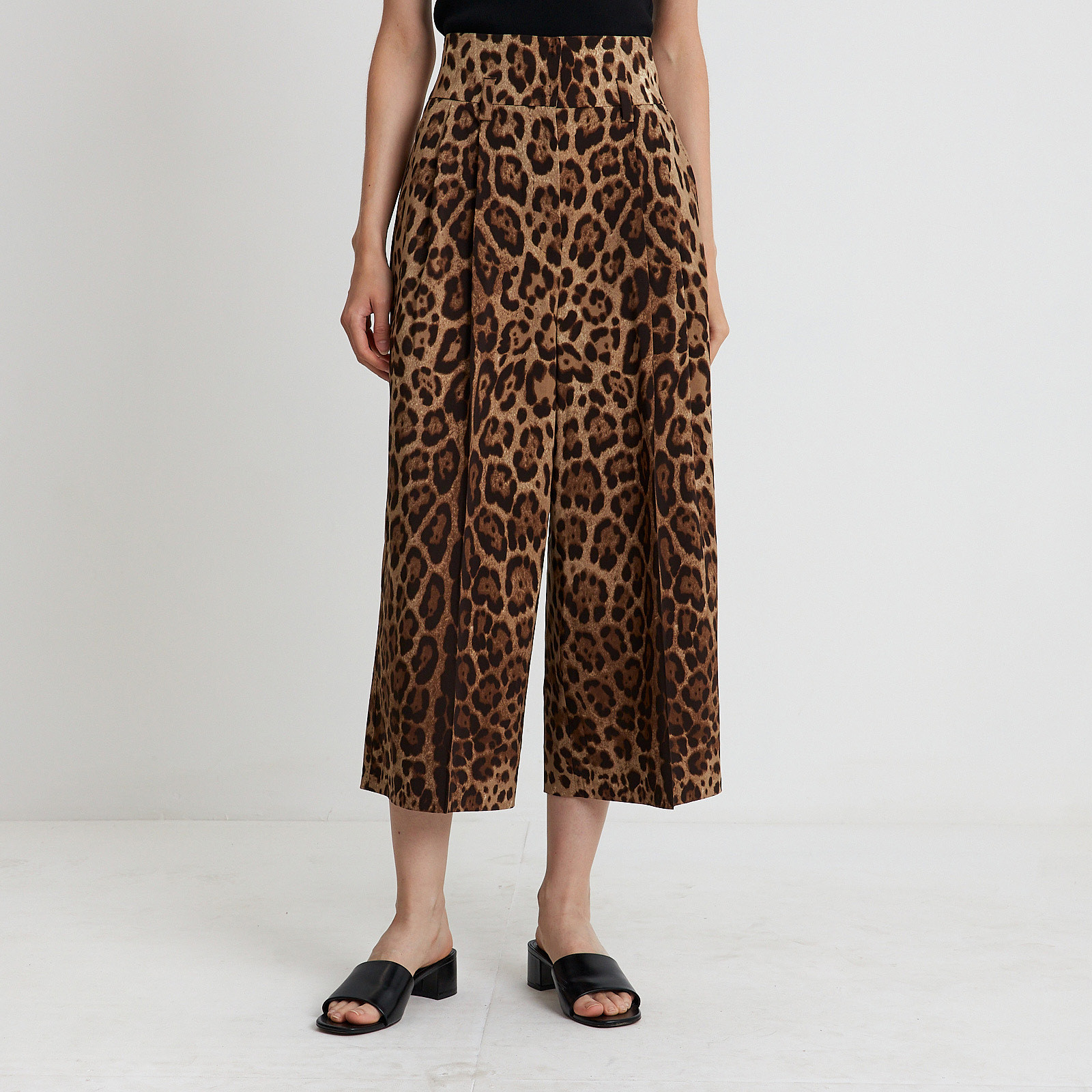 Кюлоты  коричневого цвета Dolce&Gabbana - фото из каталога магазина брендовой одежды Second Friend Store Кюлоты Dolce&Gabbana - купить оригинал в секонд-хенде SFS - 1