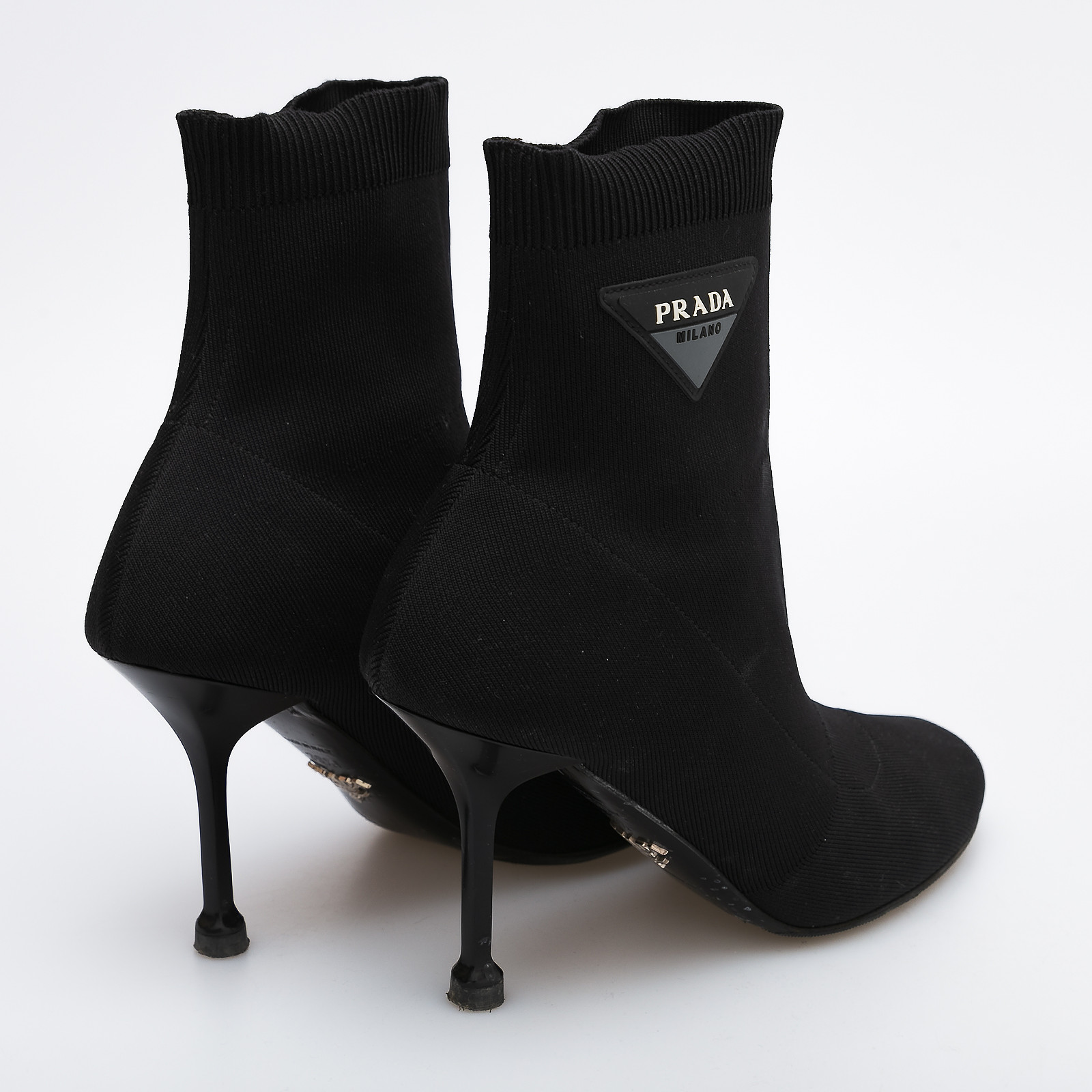 Ботильоны черного цвета Prada - фото из каталога магазина брендовой одежды Second Friend Store Ботильоны Prada - купить оригинал в секонд-хенде SFS - 3