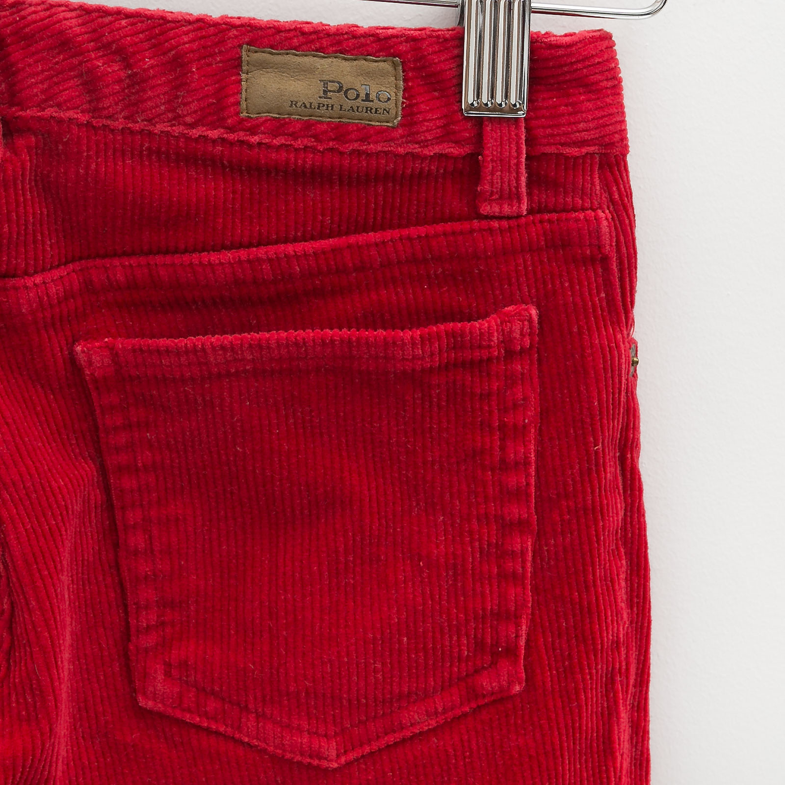 Брюки  красного цвета Polo Ralph Lauren - фото из каталога магазина брендовой одежды Second Friend Store Брюки Polo Ralph Lauren - купить оригинал в секонд-хенде SFS - 4