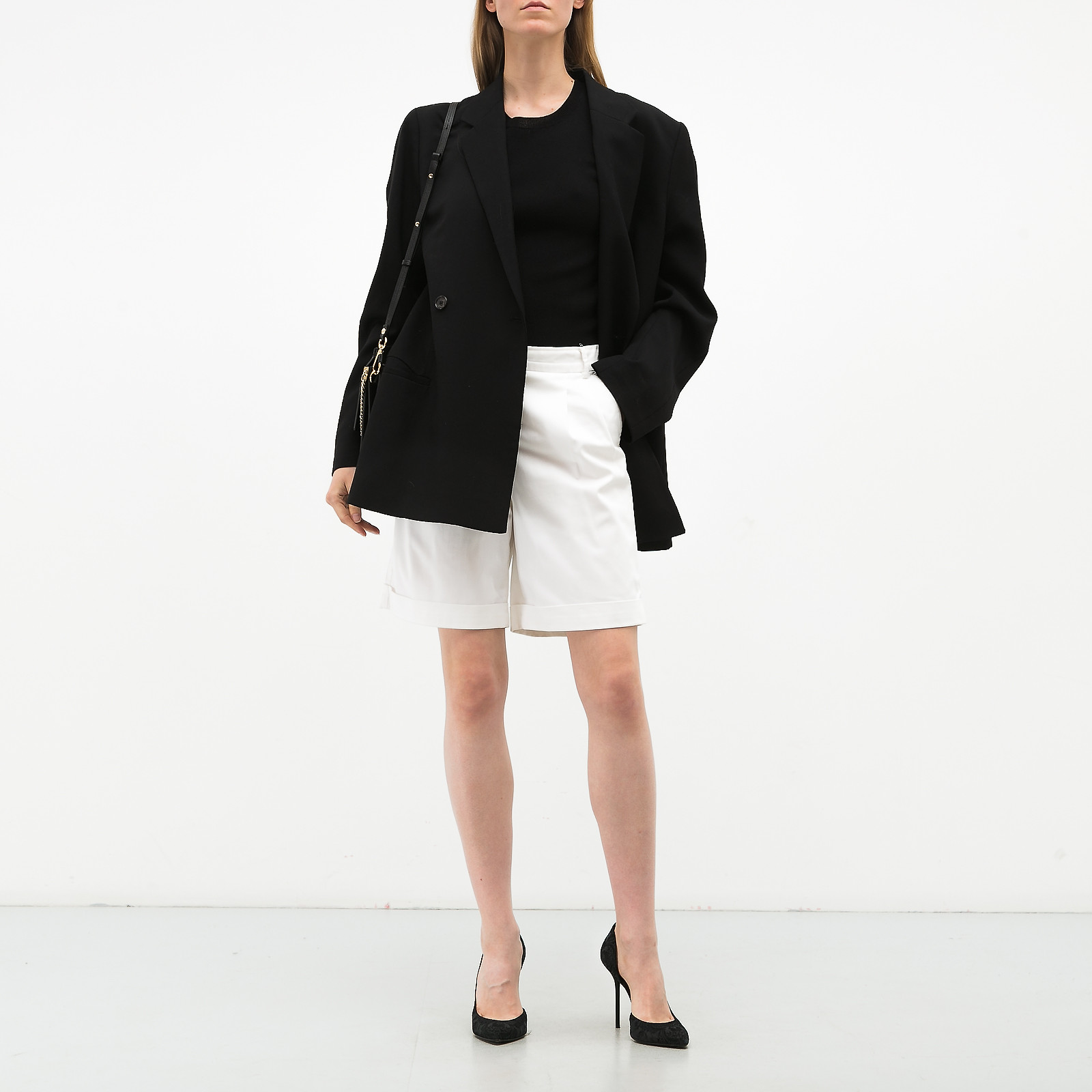 Шорты белого цвета Max Mara - фото из каталога магазина брендовой одежды Second Friend Store Шорты Max Mara - купить оригинал в секонд-хенде SFS - 2