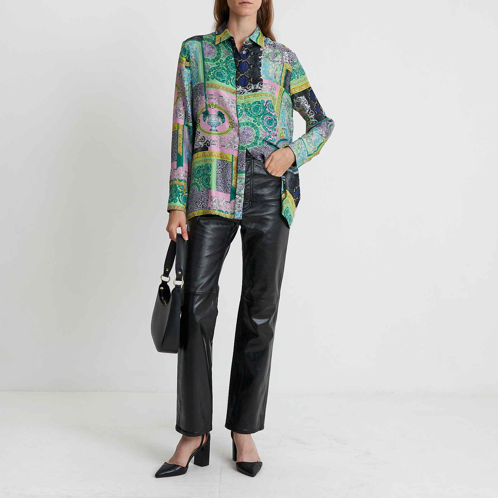 Блуза зеленого цвета Versace - фото из каталога магазина брендовой одежды Second Friend Store Блуза Versace - купить оригинал в секонд-хенде SFS - 2