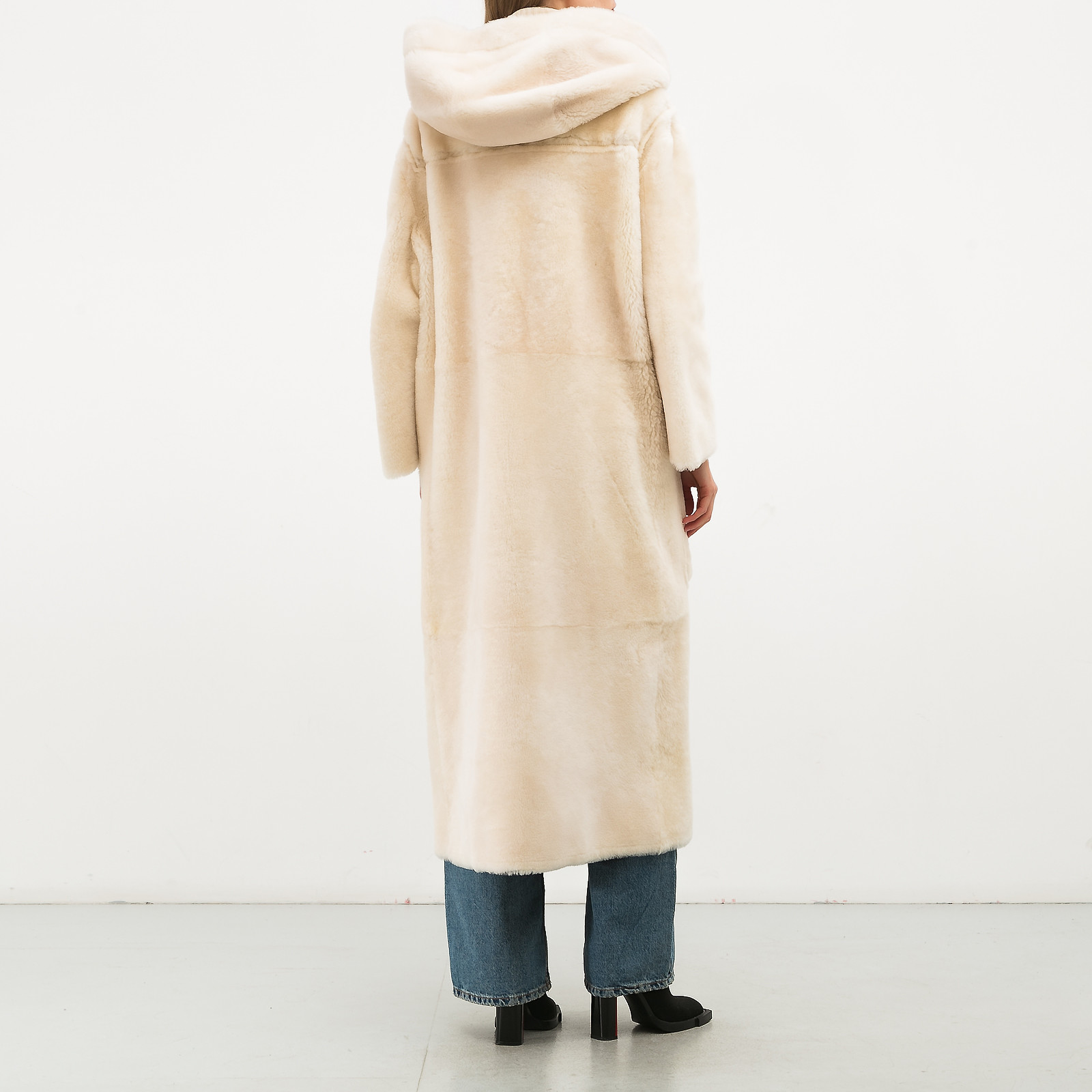 Дубленка бежевого цвета Ralph Lauren - фото из каталога магазина брендовой одежды Second Friend Store Дубленка Ralph Lauren - купить оригинал в секонд-хенде SFS - 2