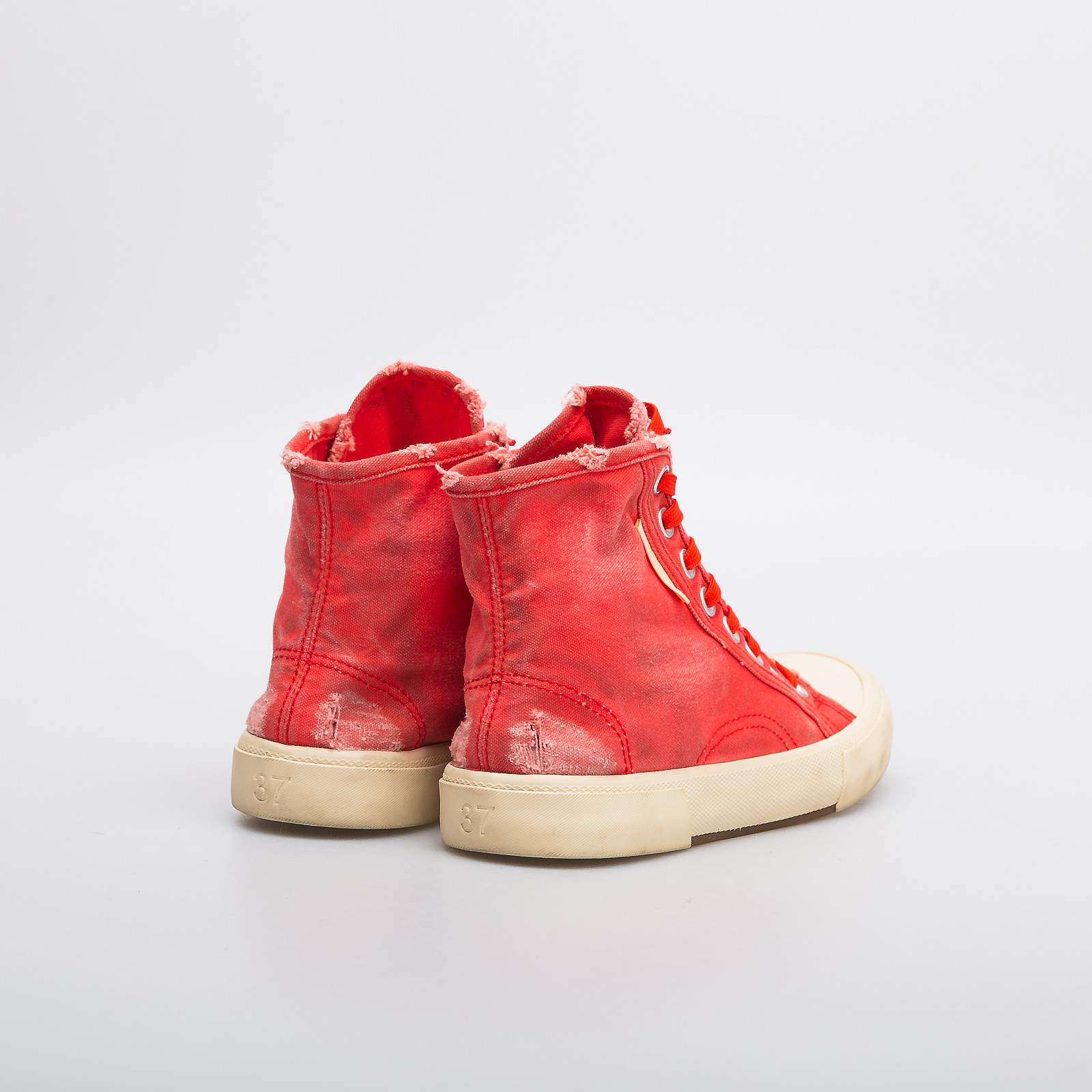 Кеды красного цвета Balenciaga - фото из каталога магазина брендовой одежды Second Friend Store Кеды Balenciaga - купить оригинал в секонд-хенде SFS - 3