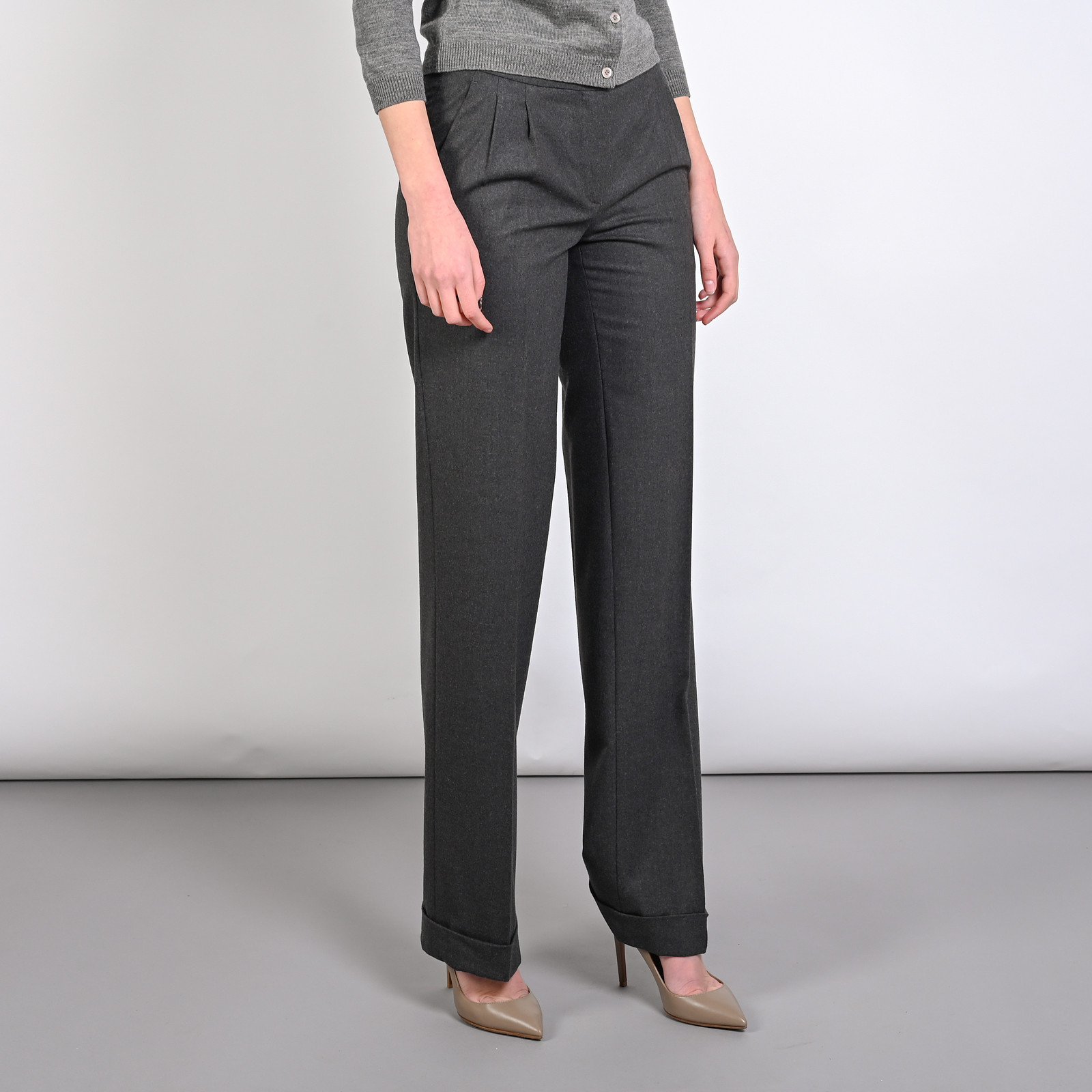 Брюки серого цвета Moschino - фото из каталога магазина брендовой одежды Second Friend Store Брюки Moschino - купить оригинал в секонд-хенде SFS - 2