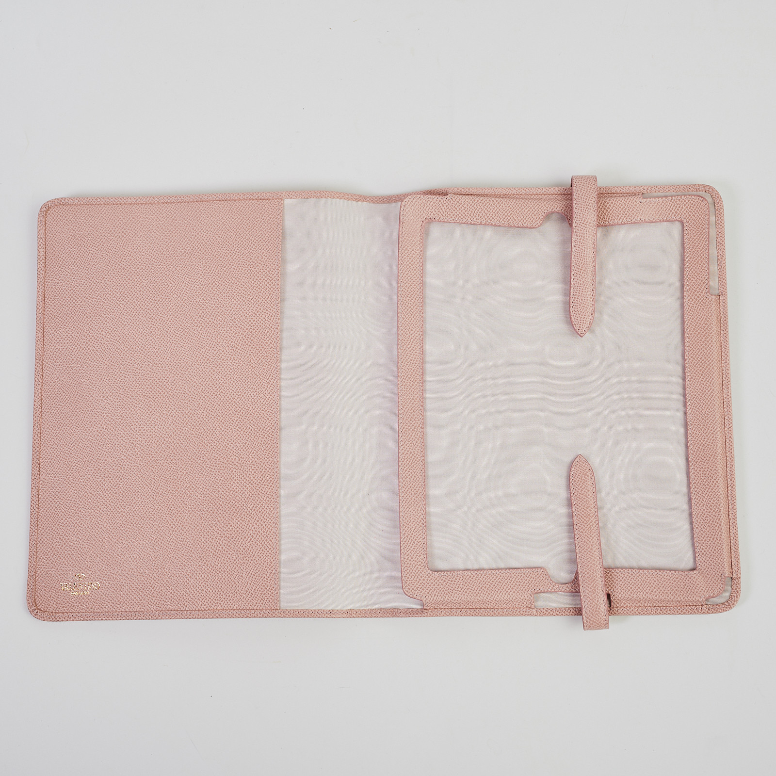Чехол для айпад розового цвета Valentino - фото из каталога магазина брендовой одежды Second Friend Store Чехол для айпад Valentino - купить оригинал в секонд-хенде SFS - 3
