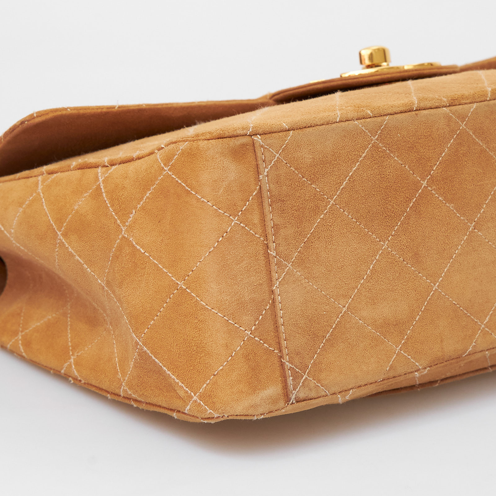 Сумка бежевого цвета Chanel - фото из каталога магазина брендовой одежды Second Friend Store Сумка Chanel - купить оригинал в секонд-хенде SFS - 4