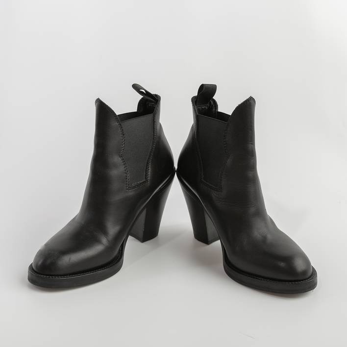 Acne Studios - купить одежду, обувь и аксессуары по доступным ценам