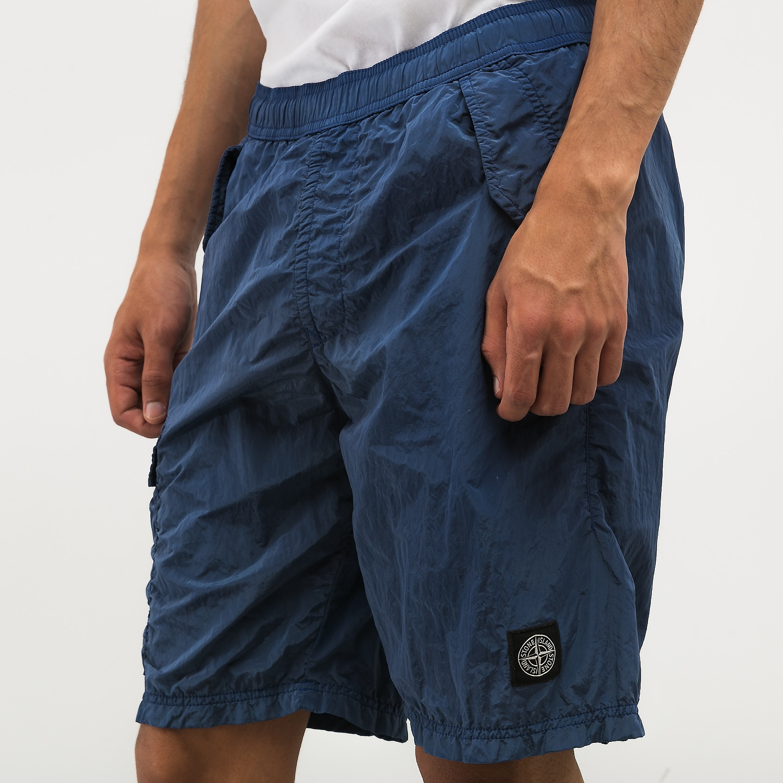 Шорты голубого цвета Stone Island - фото из каталога магазина брендовой одежды Second Friend Store Шорты Stone Island - купить оригинал в секонд-хенде SFS - 4