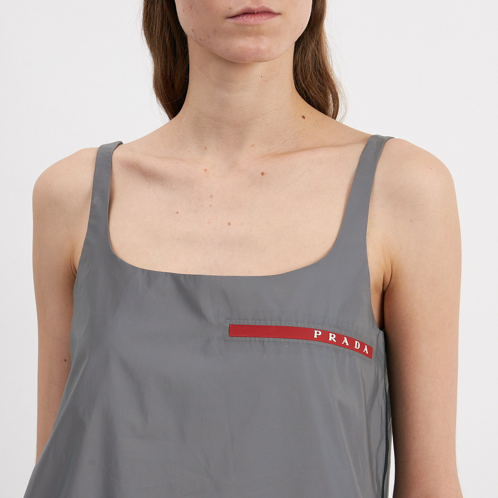 Костюм серого цвета Prada - фото из каталога магазина брендовой одежды Second Friend Store Костюм Prada - купить оригинал в секонд-хенде SFS - 4