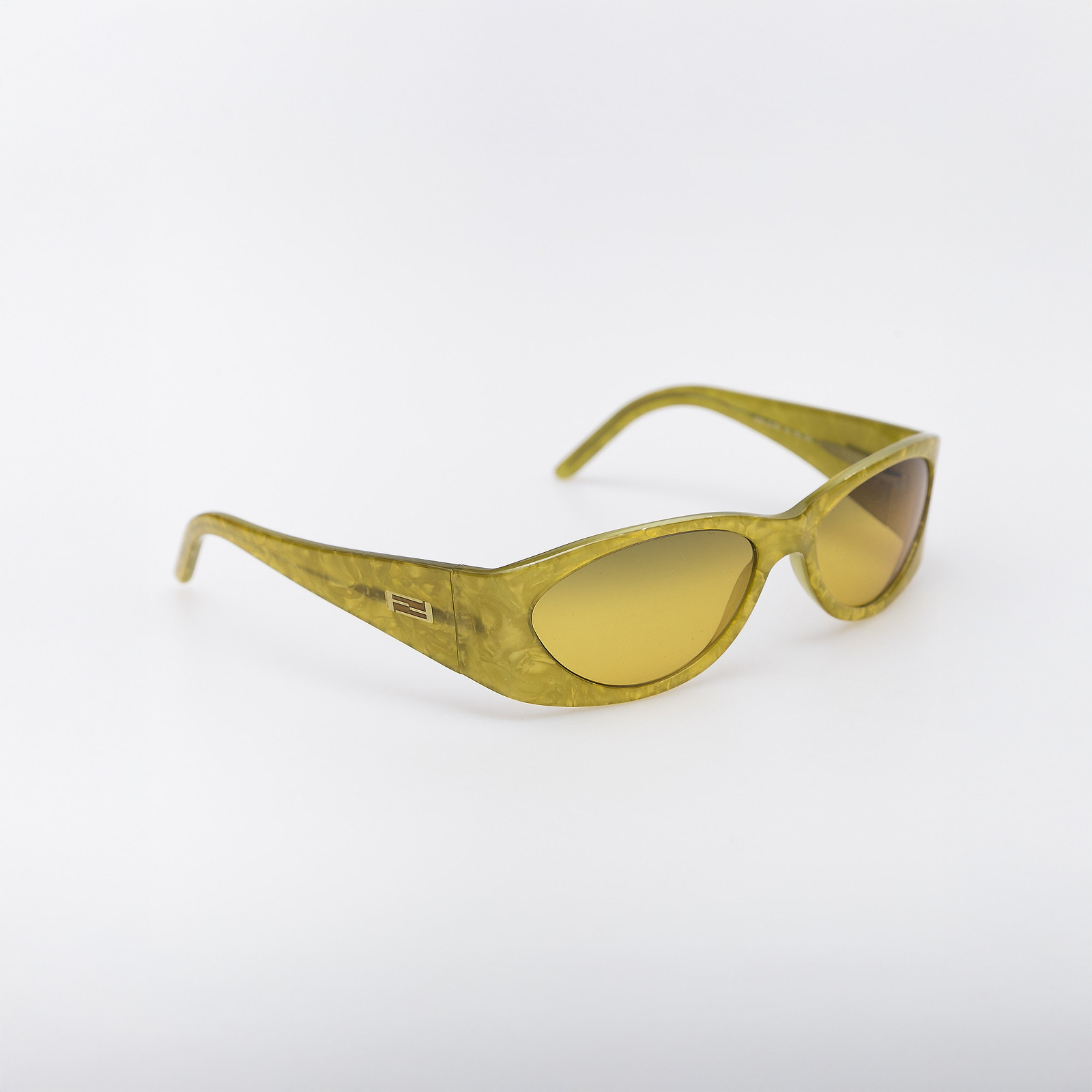 Солнцезащитные очки желтого цвета Fendi - фото из каталога магазина брендовой одежды Second Friend Store Солнцезащитные очки Fendi - купить оригинал в секонд-хенде SFS - 2