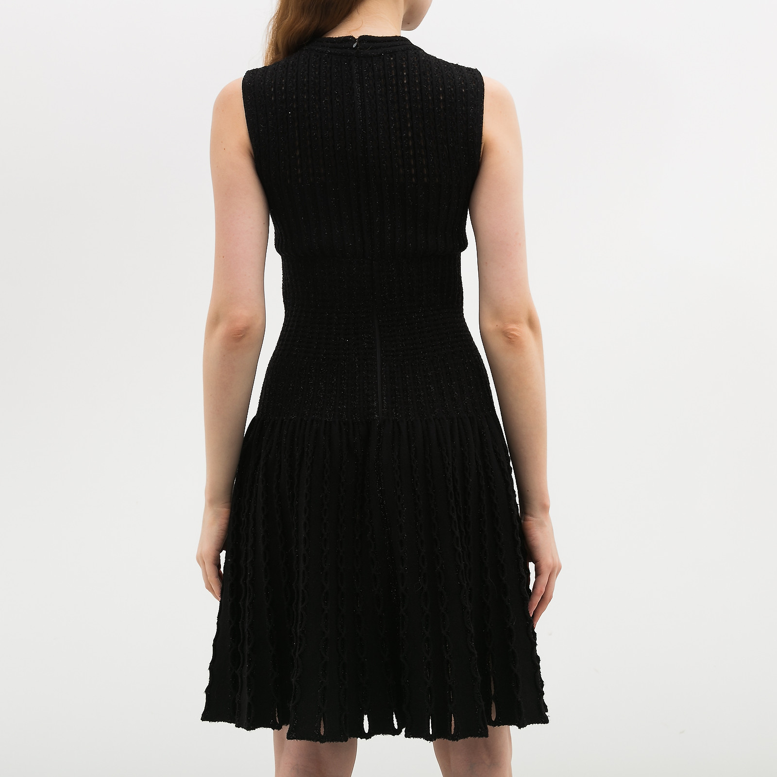 Платье  черного цвета Alaia - фото из каталога магазина брендовой одежды Second Friend Store Платье Alaia - купить оригинал в секонд-хенде SFS - 2