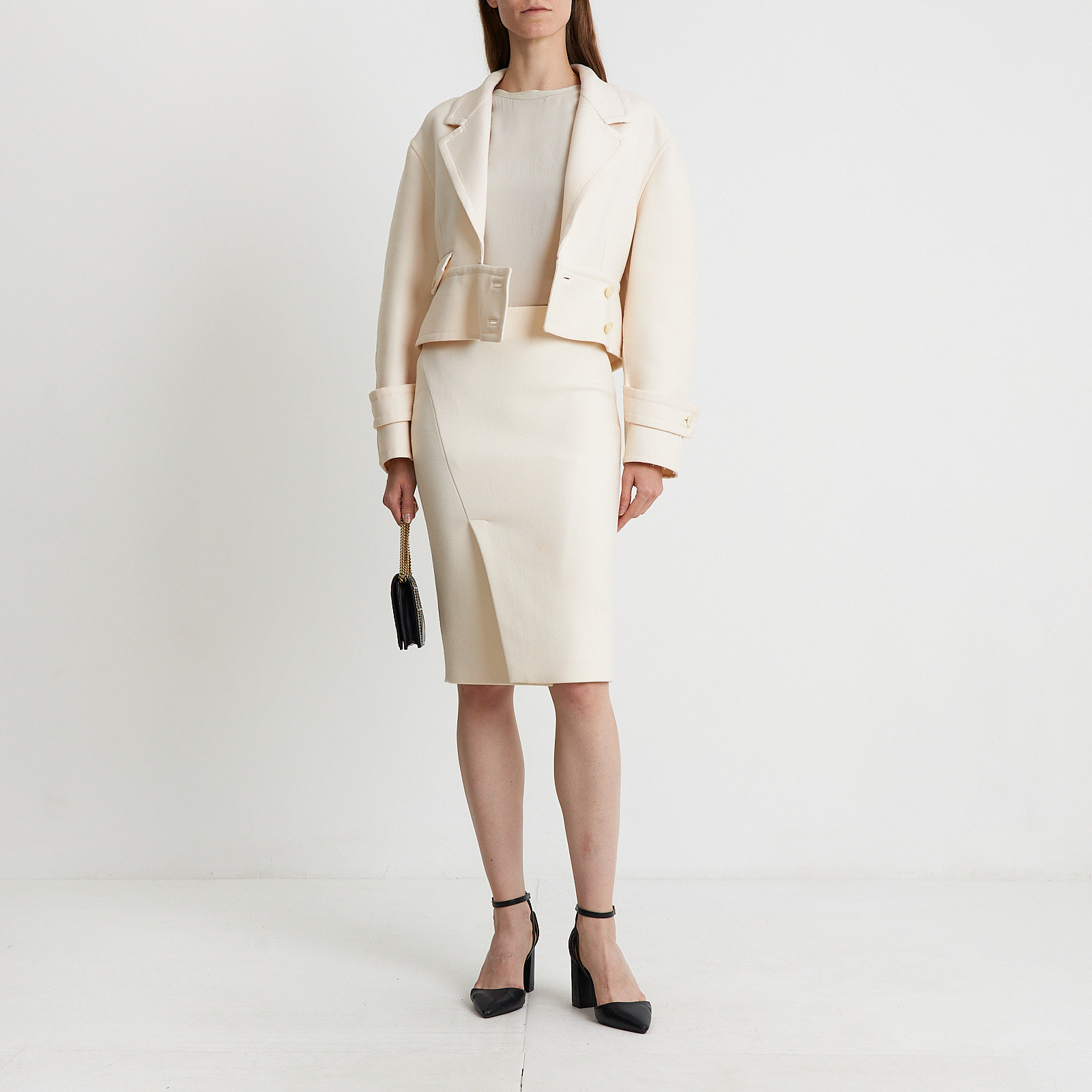 Костюм белого цвета Tom Ford - фото из каталога магазина брендовой одежды Second Friend Store Костюм Tom Ford - купить оригинал в секонд-хенде SFS - 1
