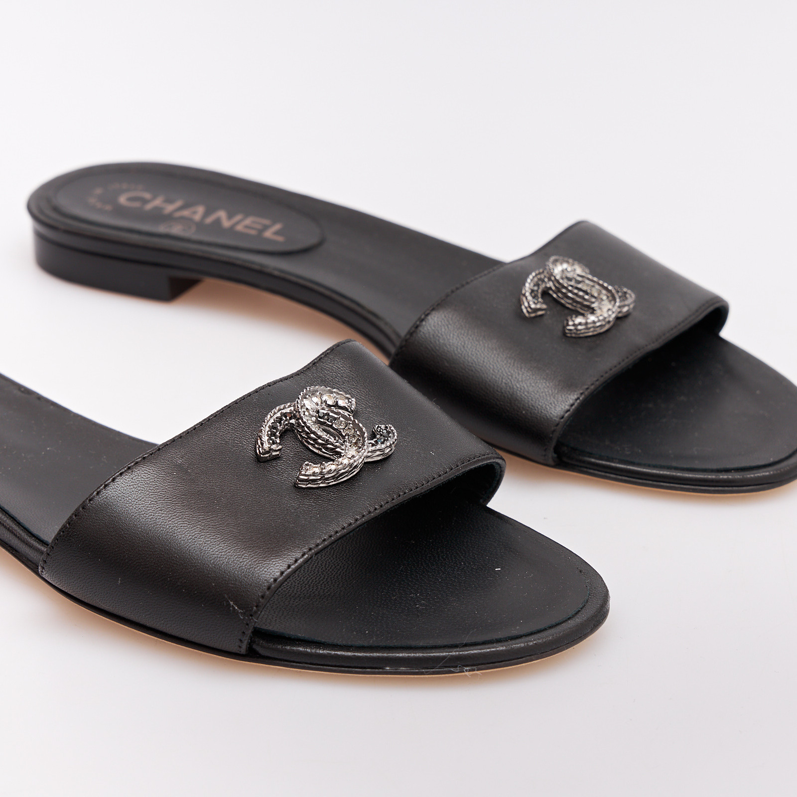 Сандалии Chanel - купить оригинал в секонд-хенде SFS - 4