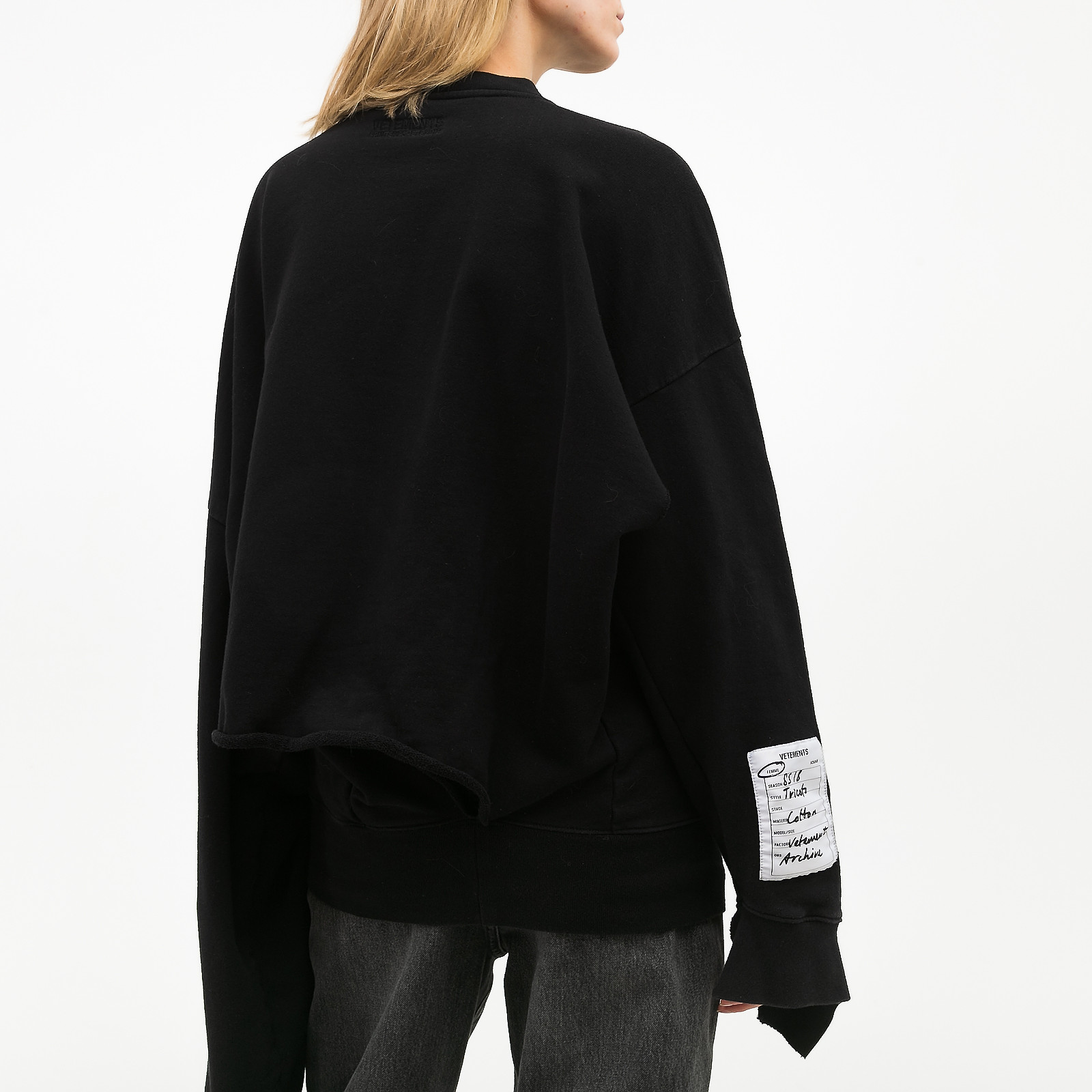 Свитшот черного цвета Vetements - фото из каталога магазина брендовой одежды Second Friend Store Свитшот Vetements - купить оригинал в секонд-хенде SFS - 3