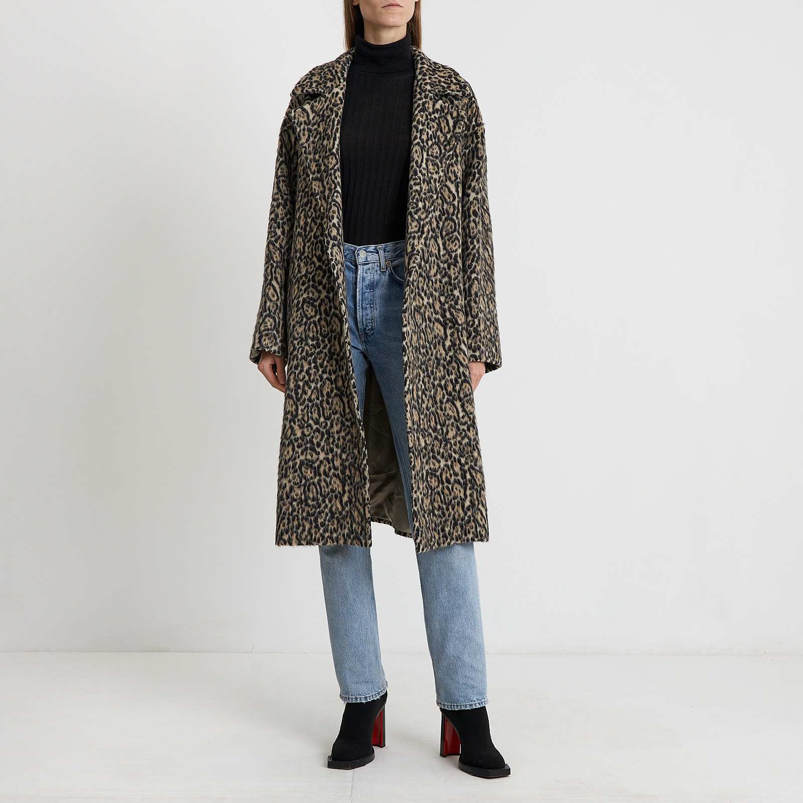 Пальто бежевого цвета Max Mara - фото из каталога магазина брендовой одежды Second Friend Store Пальто Max Mara - купить оригинал в секонд-хенде SFS - 2