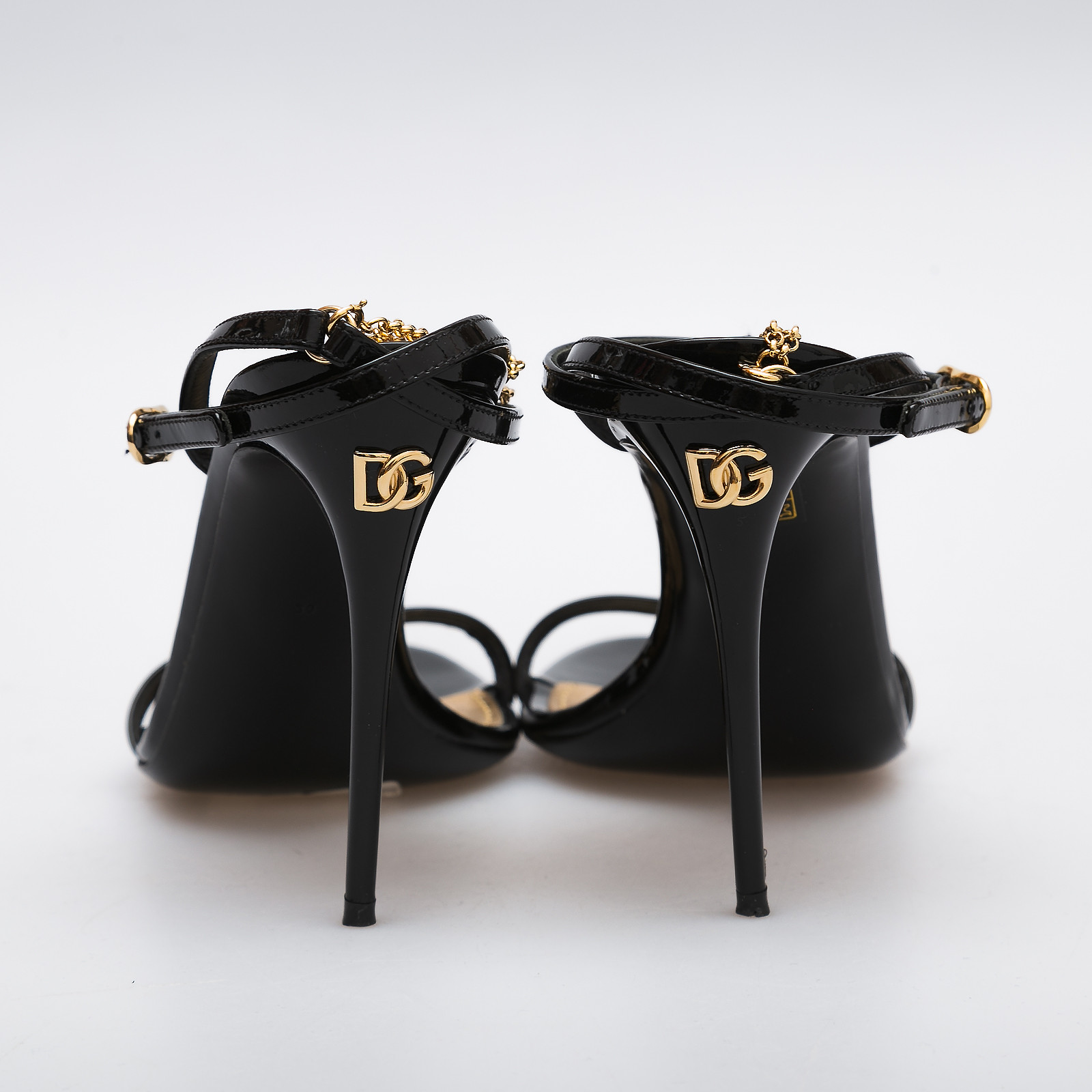 Босоножки черного цвета Dolce&Gabbana - фото из каталога магазина брендовой одежды Second Friend Store Босоножки Dolce&Gabbana - купить оригинал в секонд-хенде SFS - 3